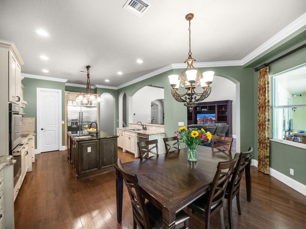 761 SW Canoe Creek Terrace