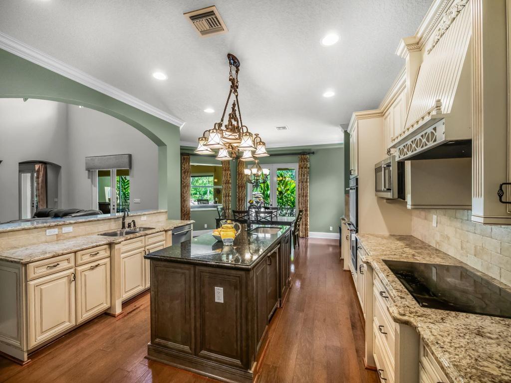 761 SW Canoe Creek Terrace