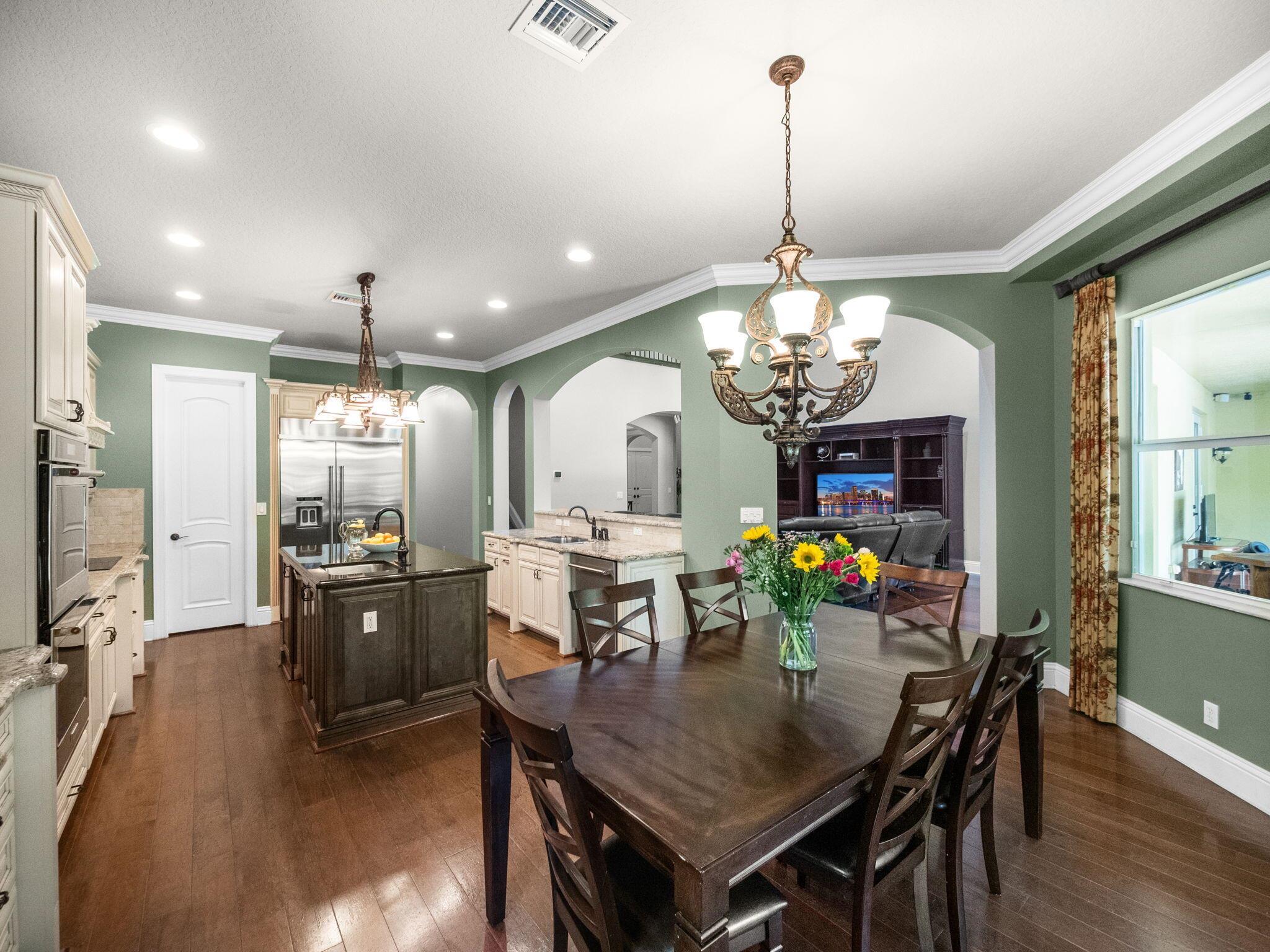 761 SW Canoe Creek Terrace