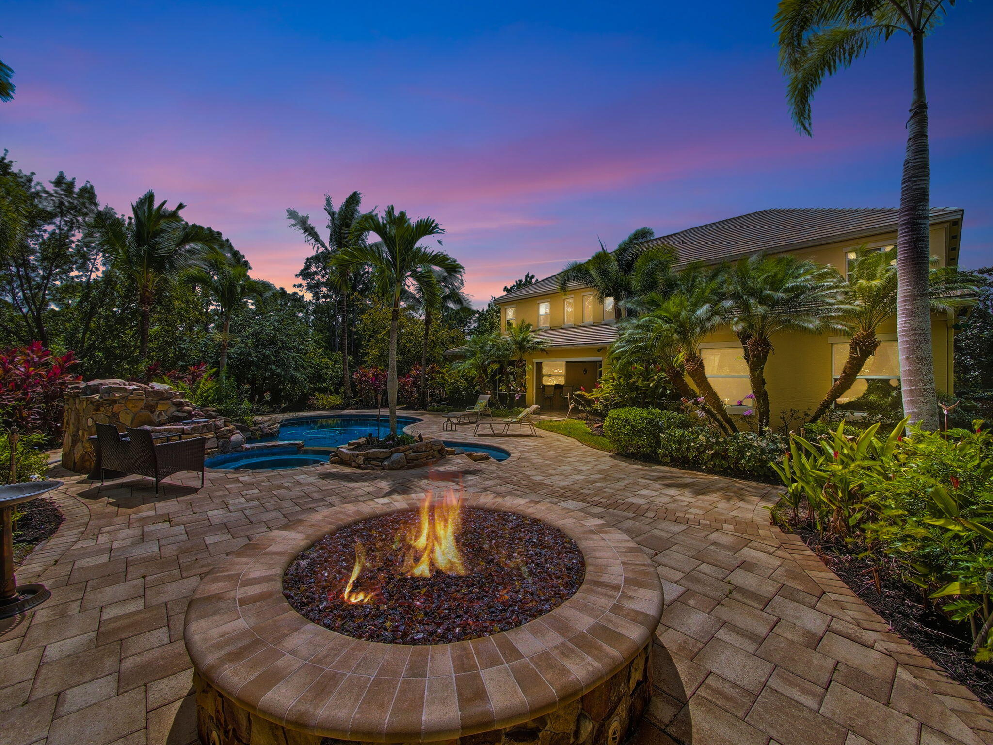 761 SW Canoe Creek Terrace