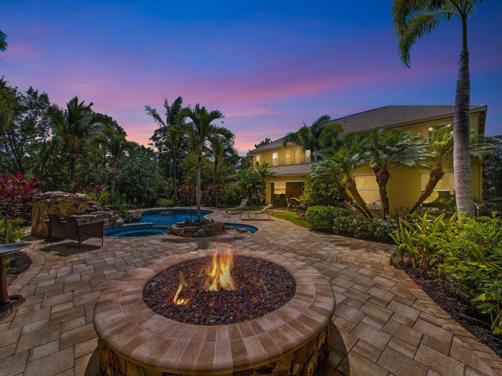 761 SW Canoe Creek Terrace