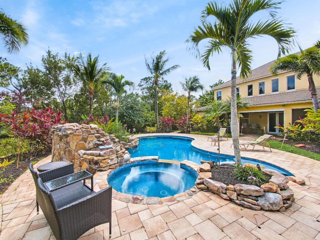 761 SW Canoe Creek Terrace