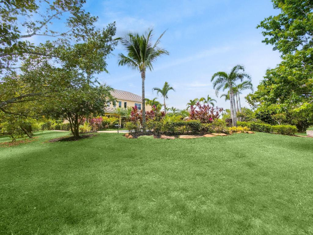 761 SW Canoe Creek Terrace