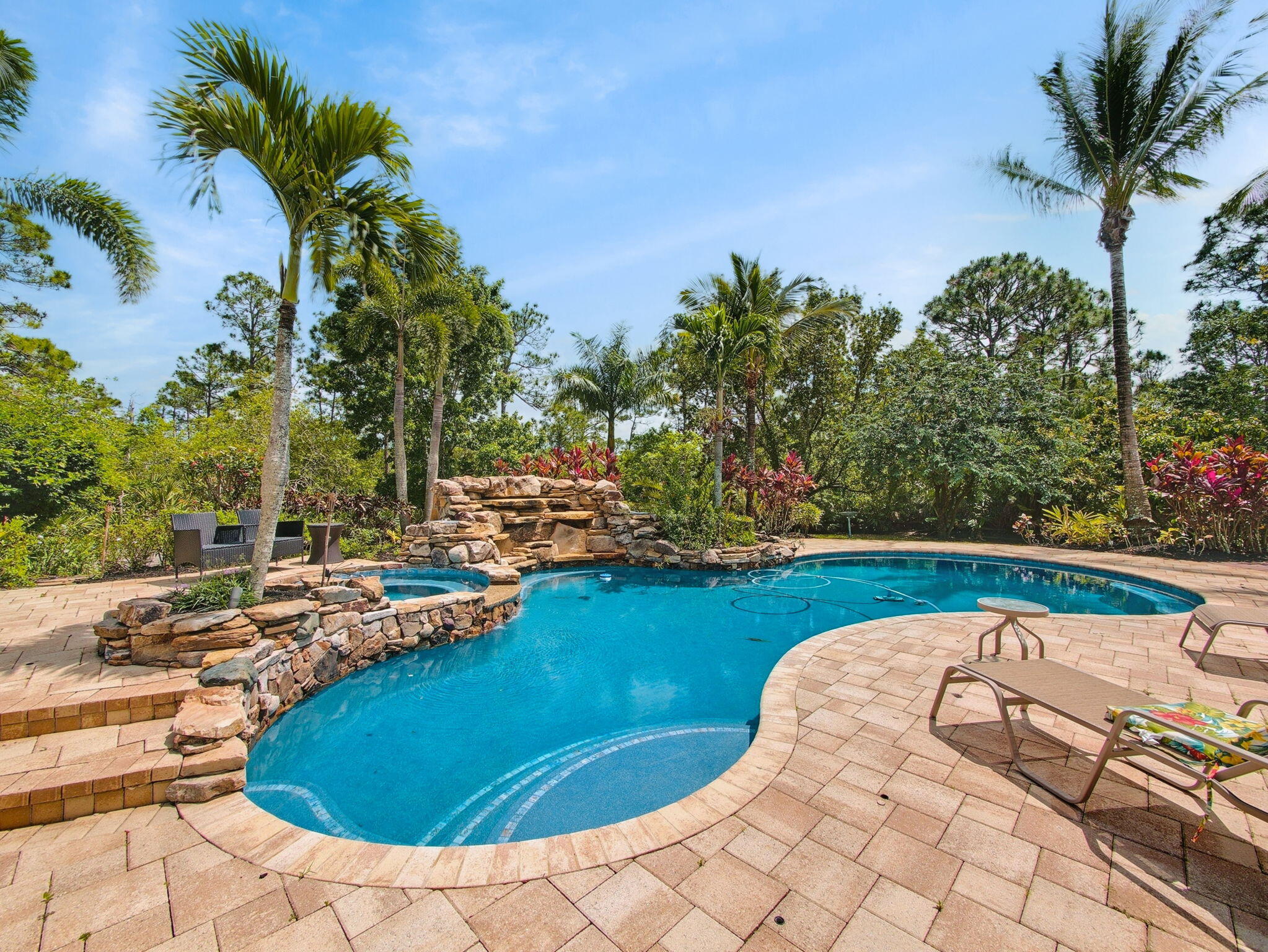 761 SW Canoe Creek Terrace