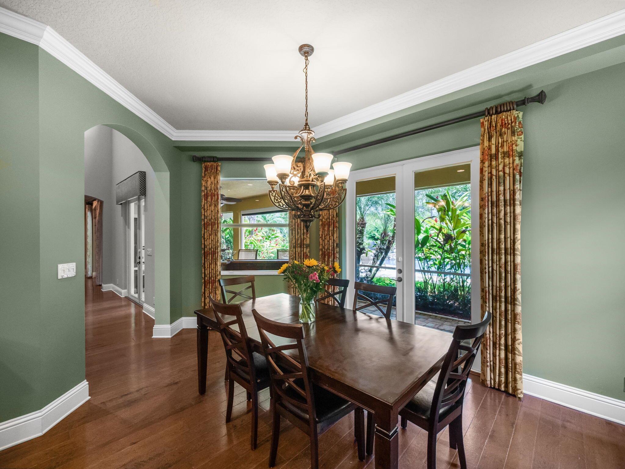 761 SW Canoe Creek Terrace