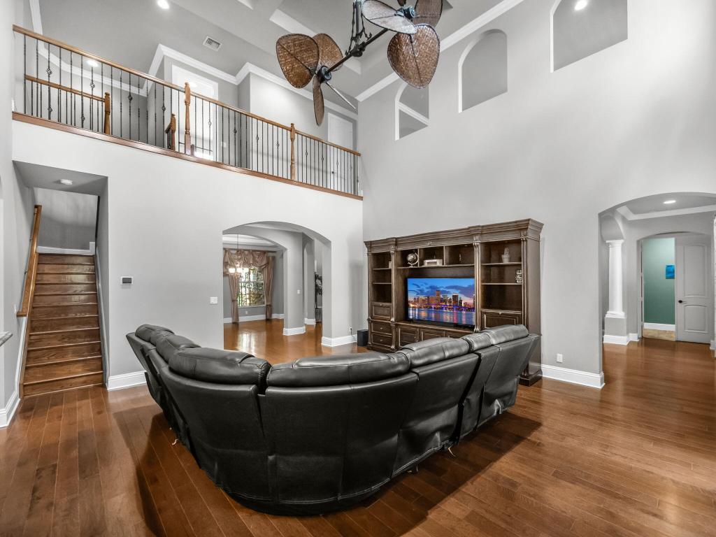 761 SW Canoe Creek Terrace