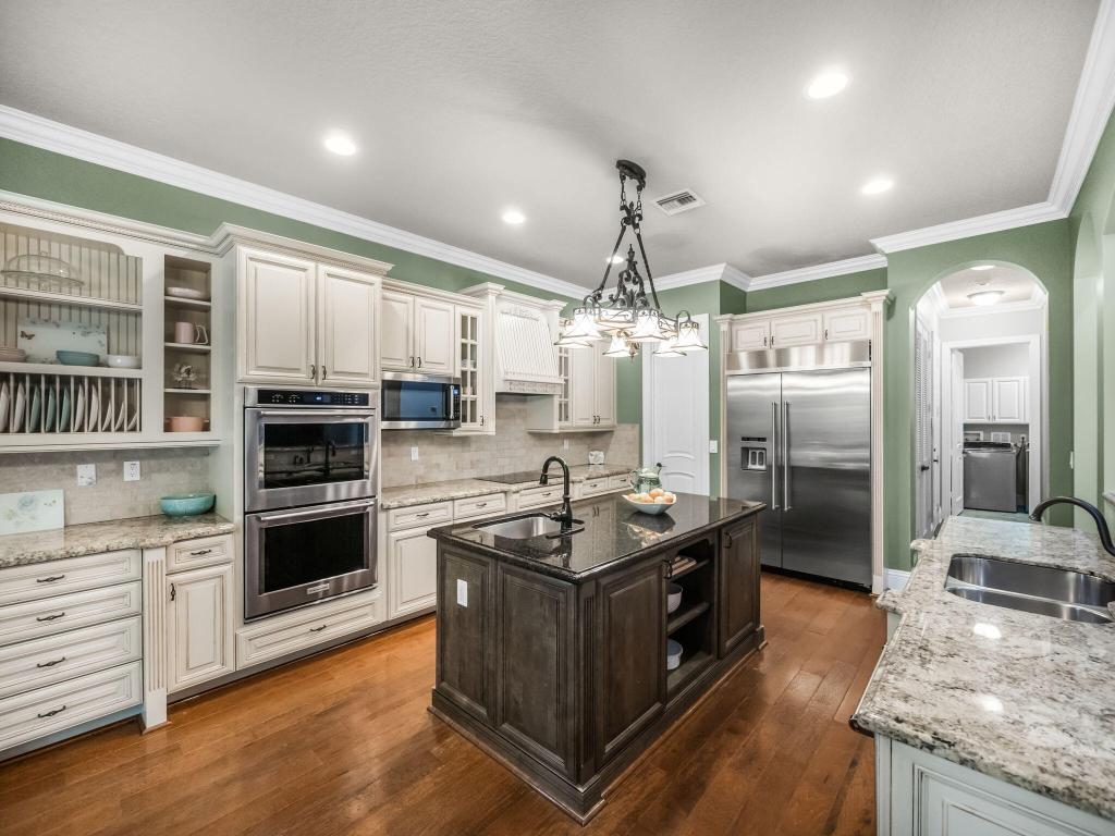 761 SW Canoe Creek Terrace