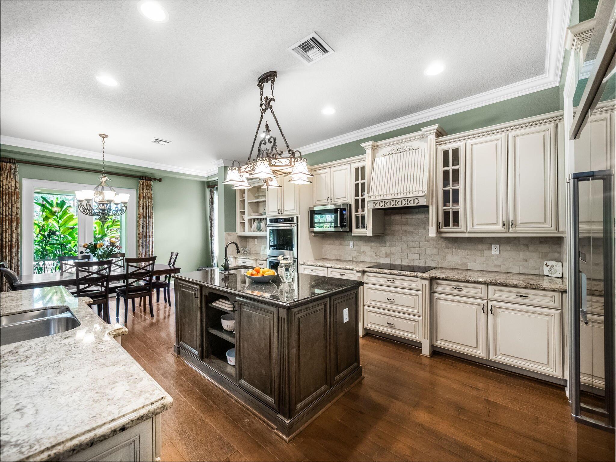 761 SW Canoe Creek Terrace