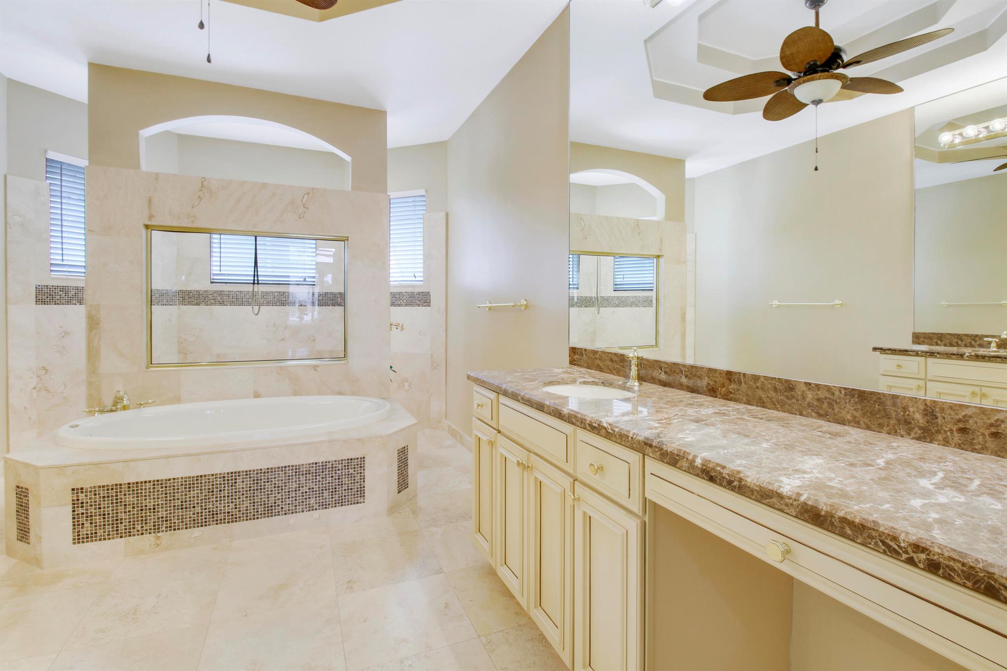 660 SW Yacht Basin Way