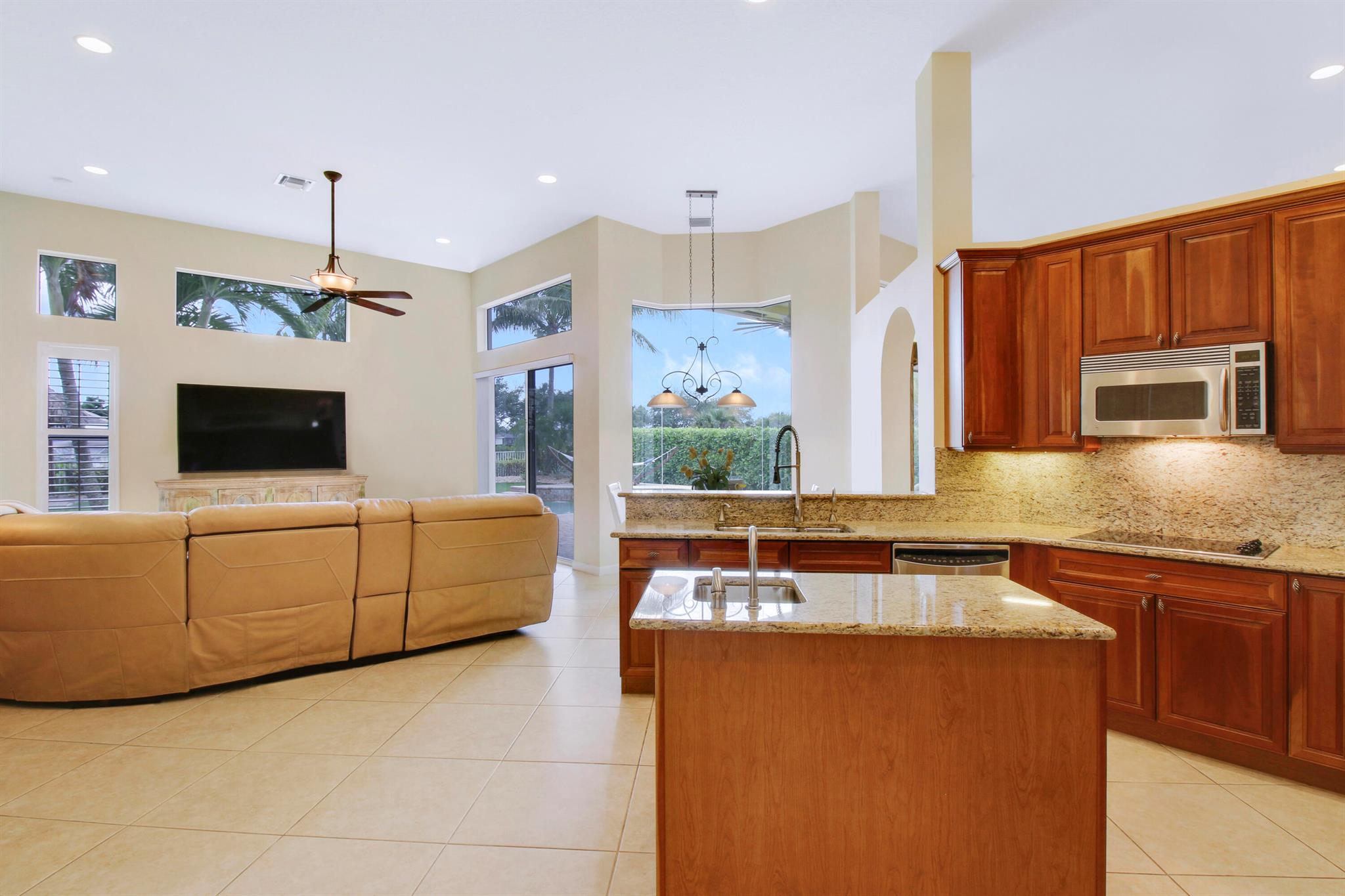 660 SW Yacht Basin Way