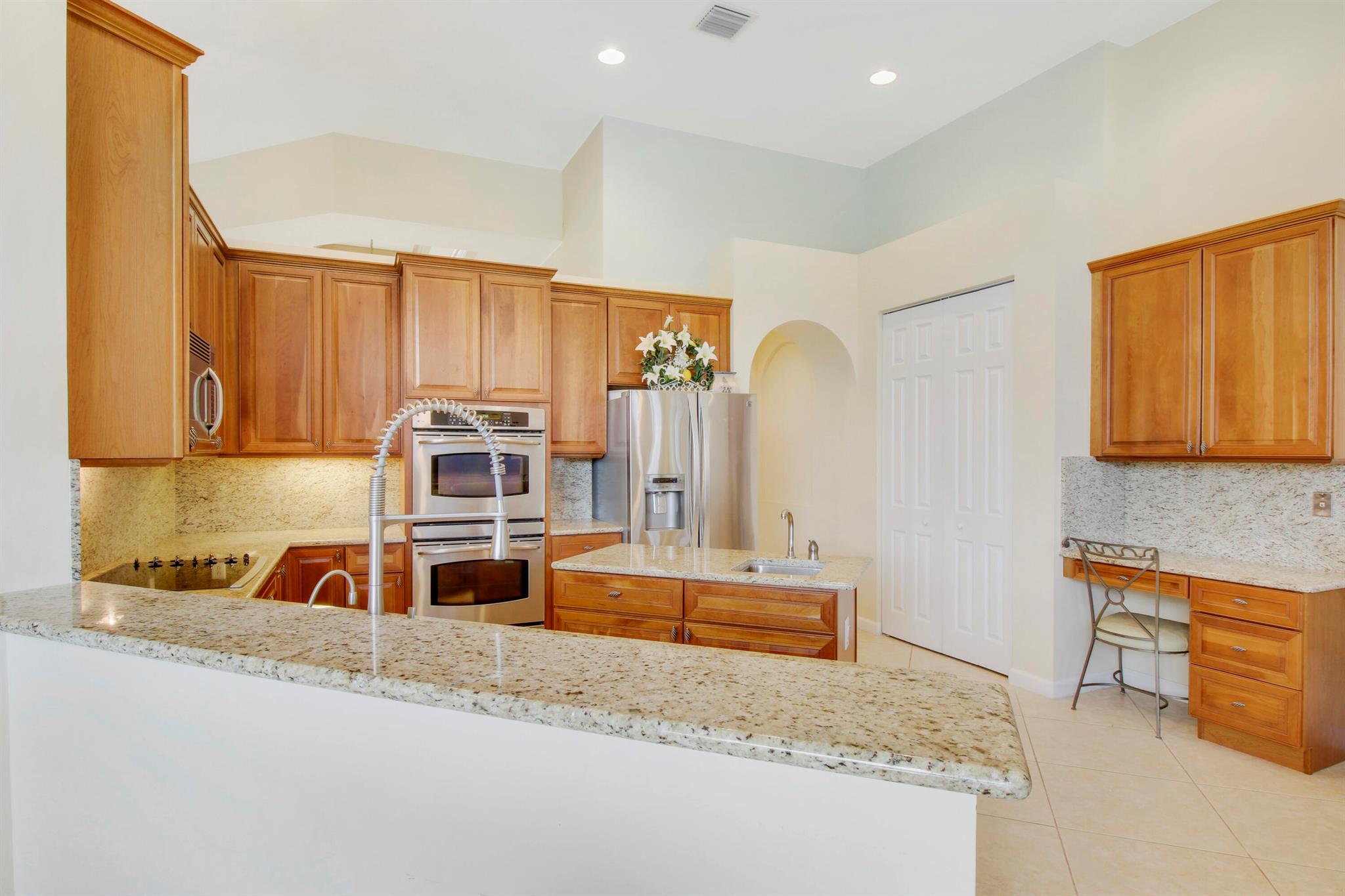 660 SW Yacht Basin Way