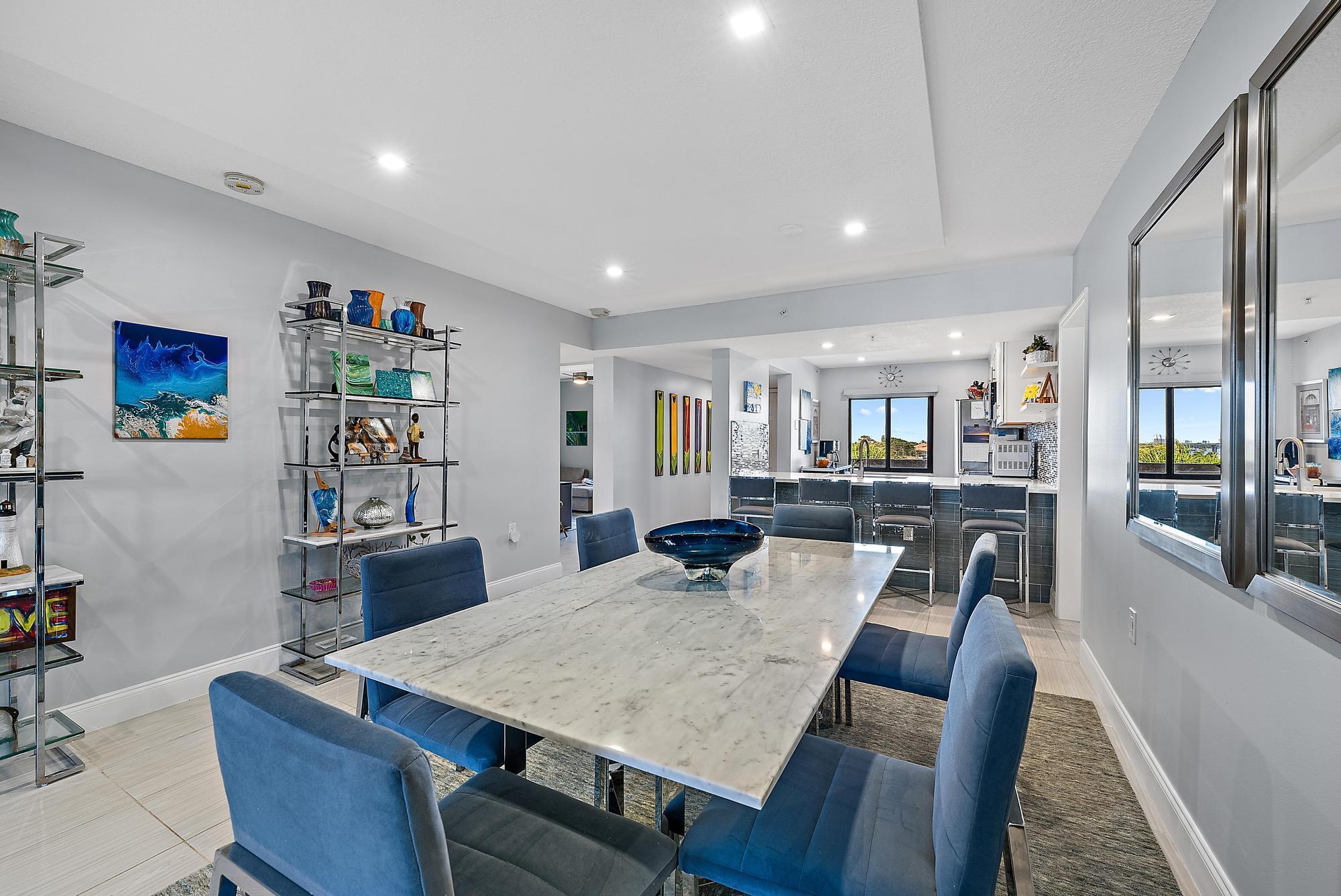 1101 Seafarer Circle 402
