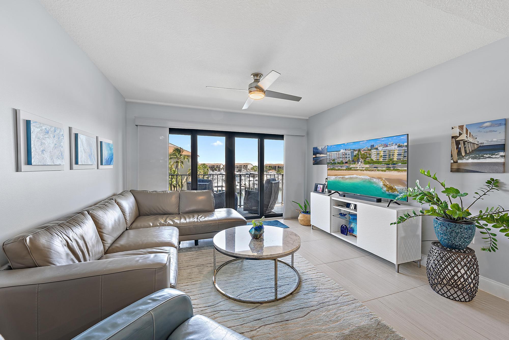 1101 Seafarer Circle 402