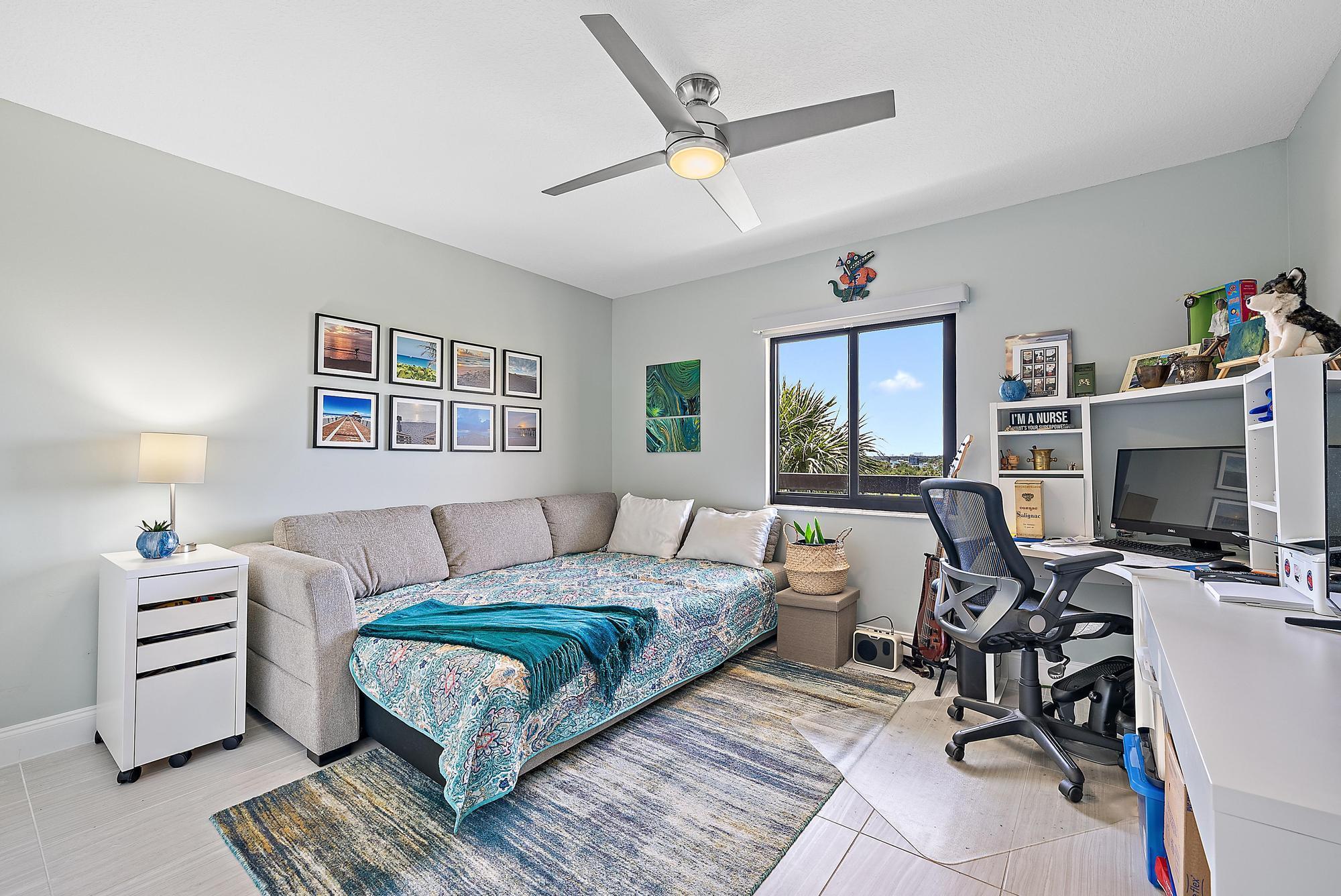 1101 Seafarer Circle 402