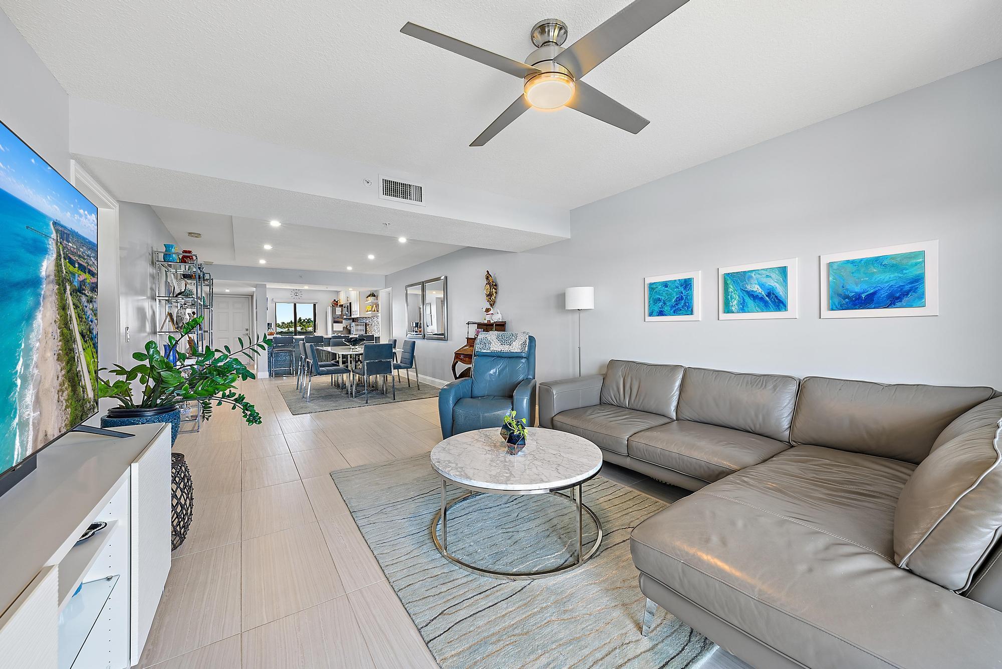 1101 Seafarer Circle 402