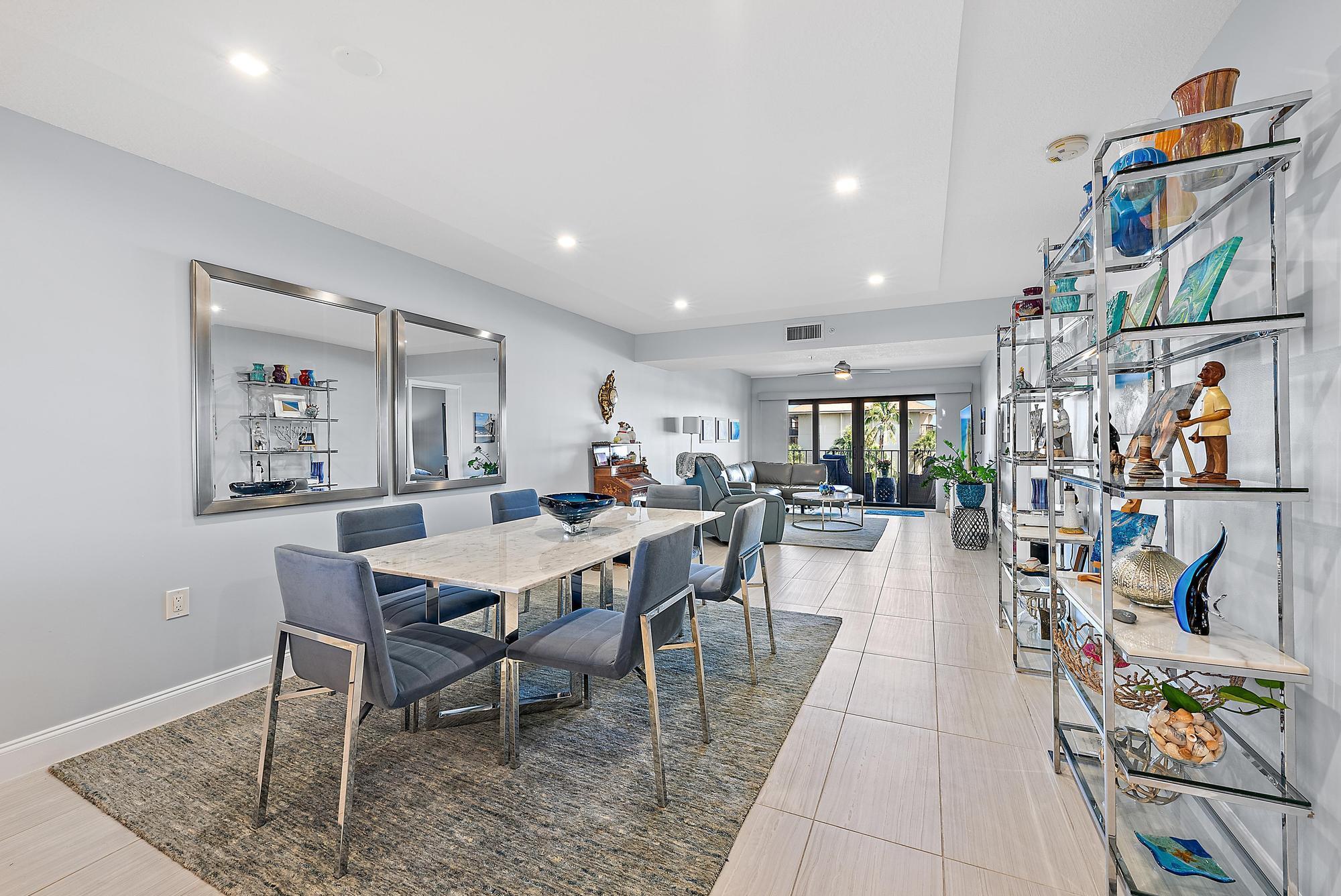 1101 Seafarer Circle 402