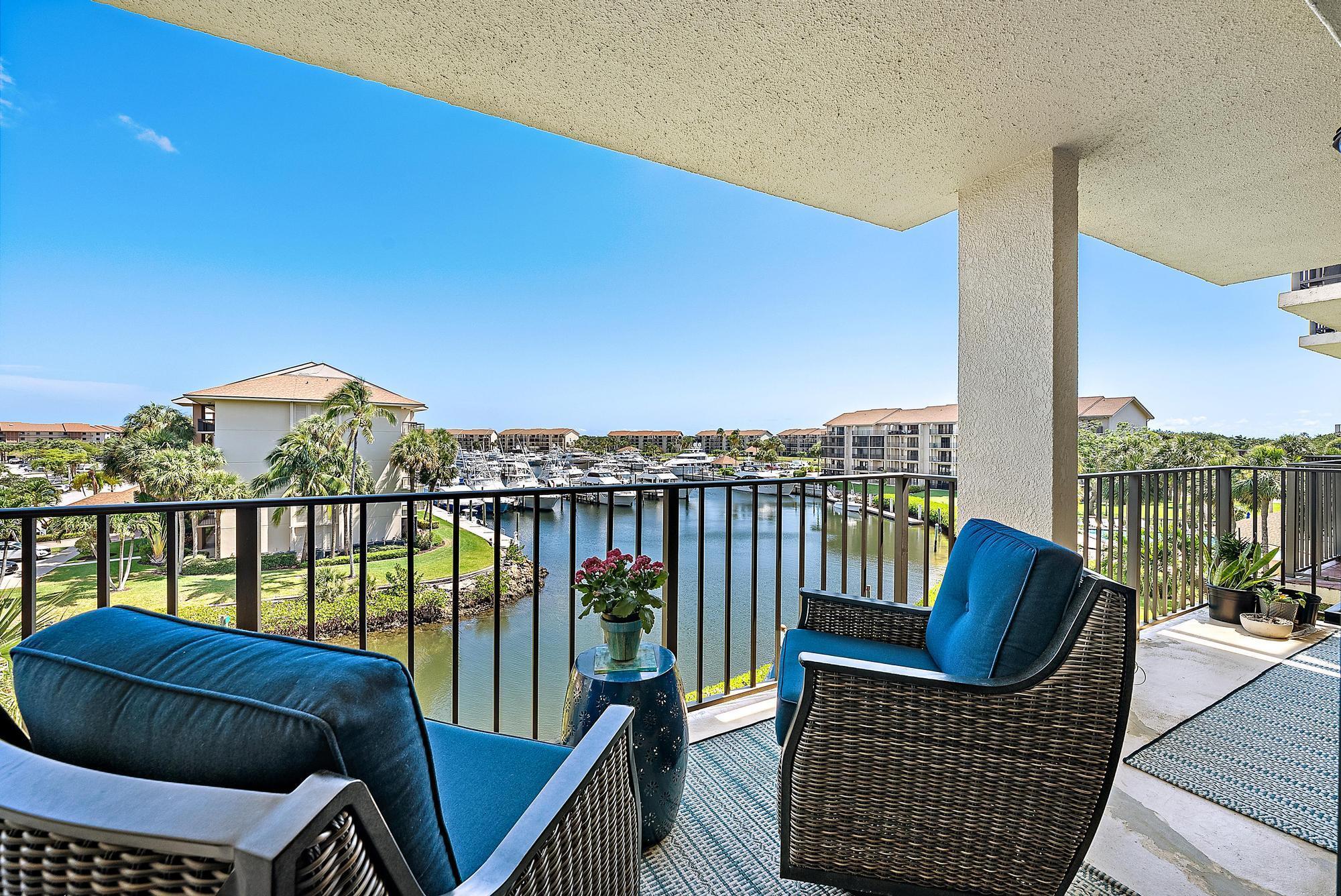 1101 Seafarer Circle 402