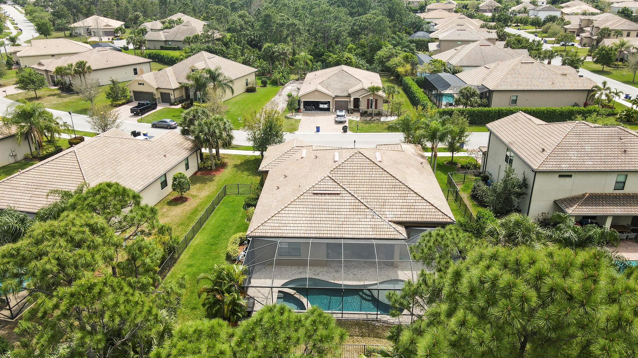 4885 SW Gossamer Circle