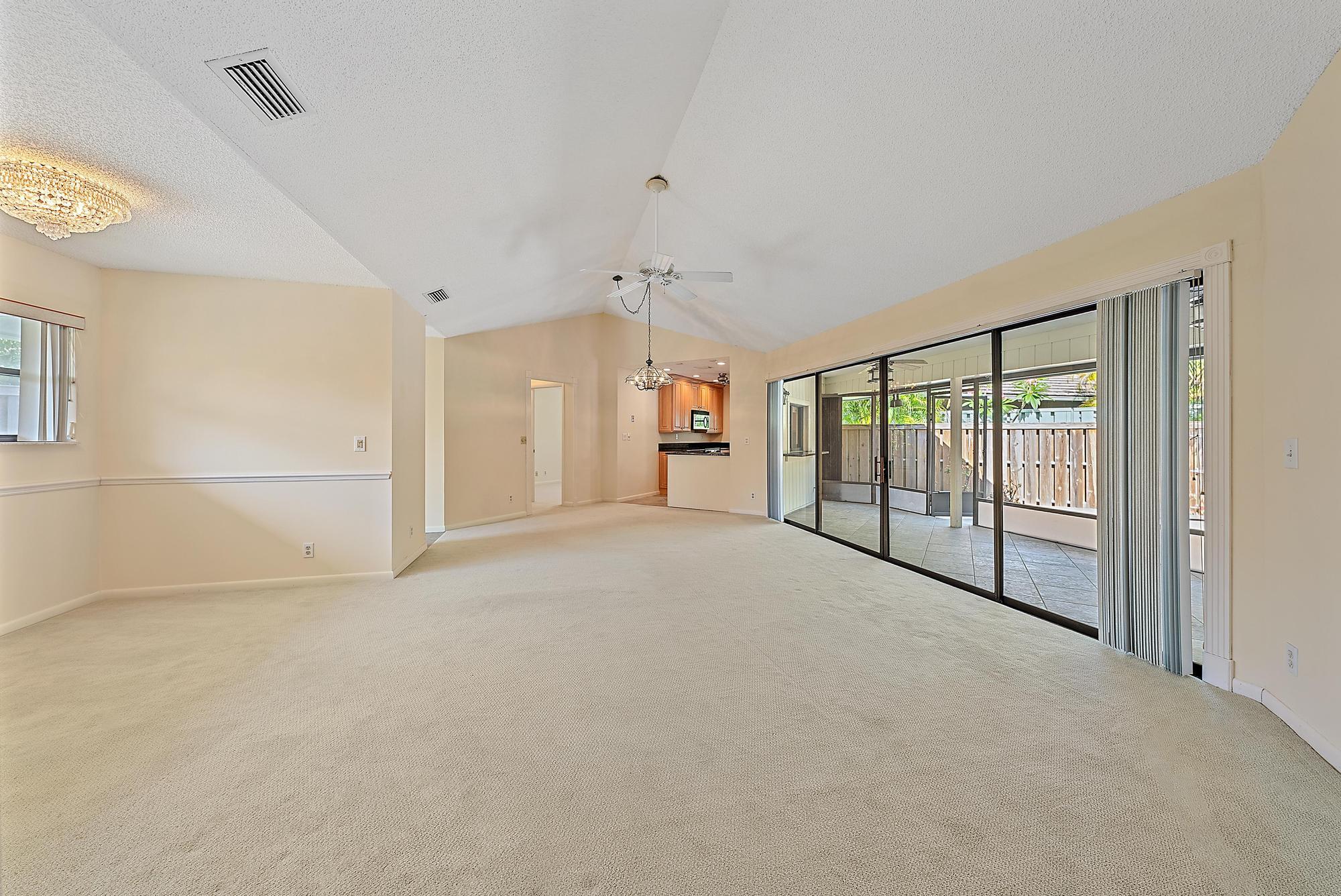 1127 E Seminole Avenue 14d