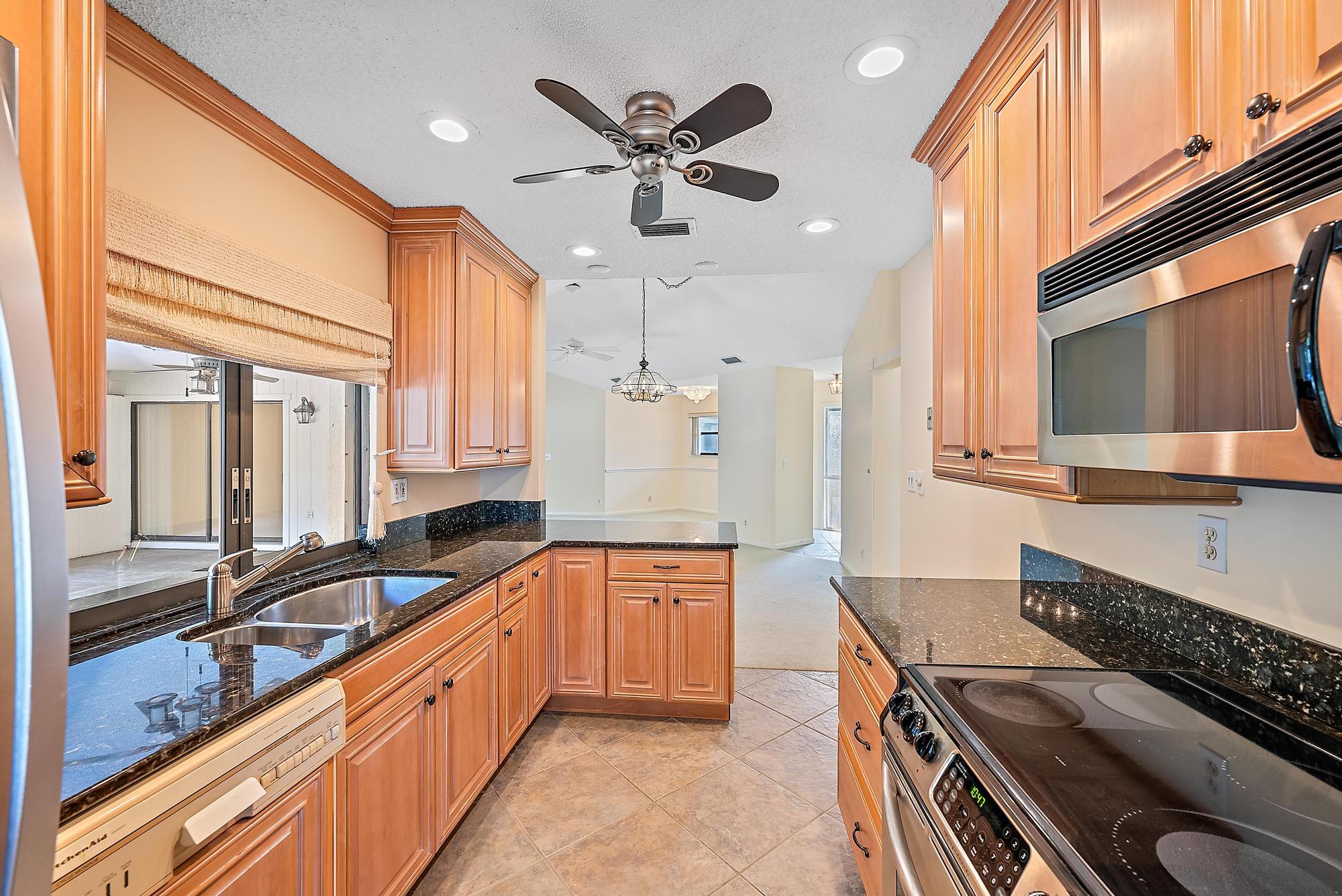 1127 E Seminole Avenue 14d