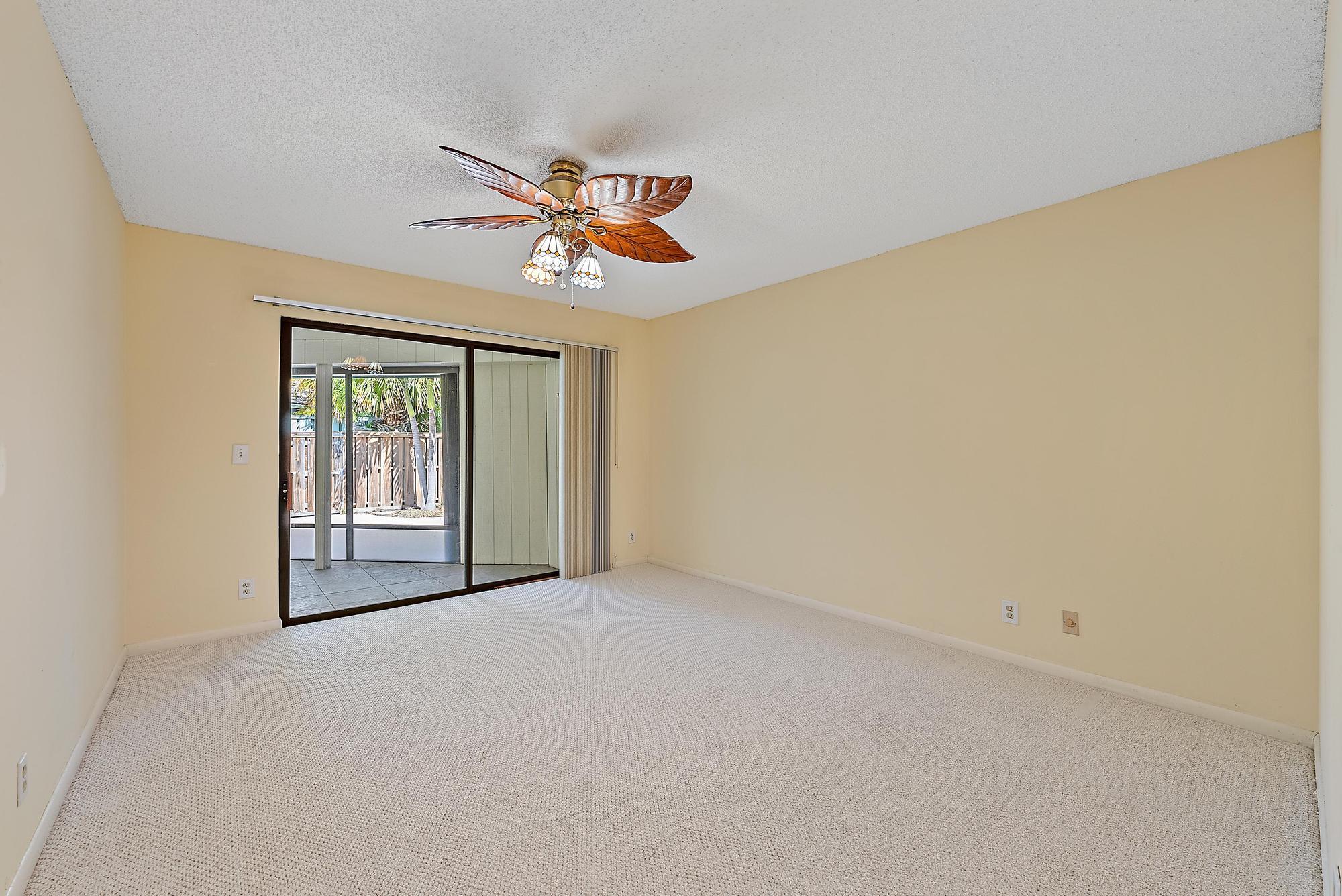 1127 E Seminole Avenue 14d