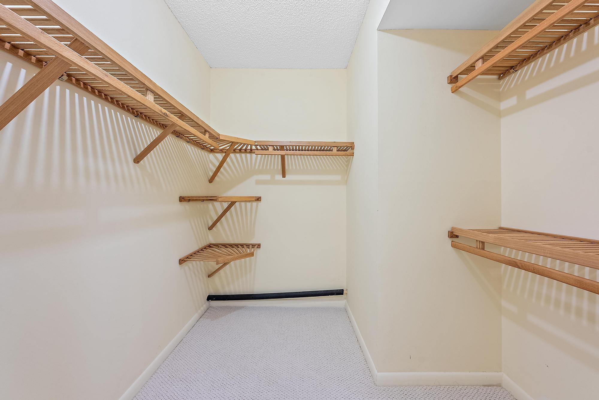 1127 E Seminole Avenue 14d