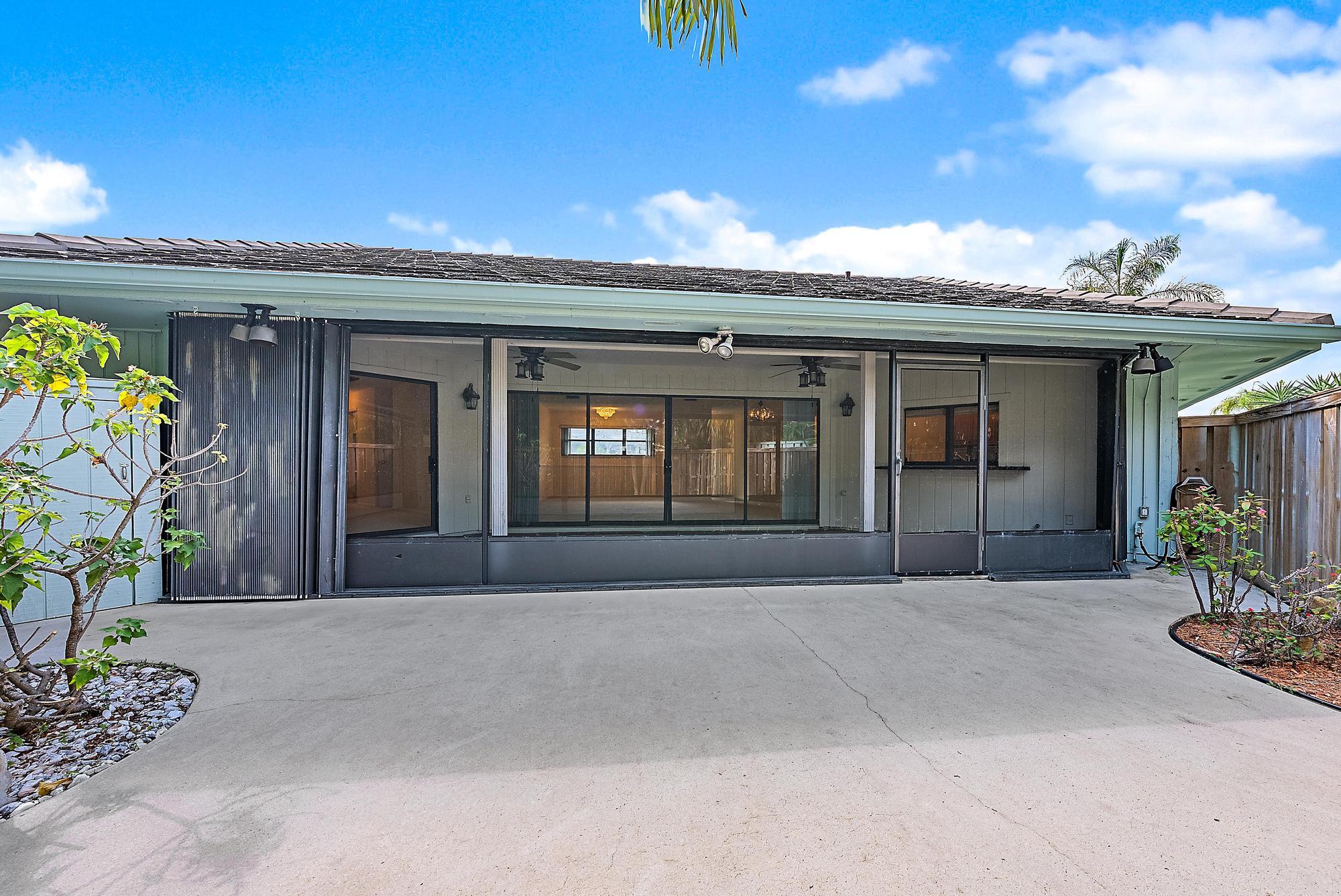 1127 E Seminole Avenue 14d