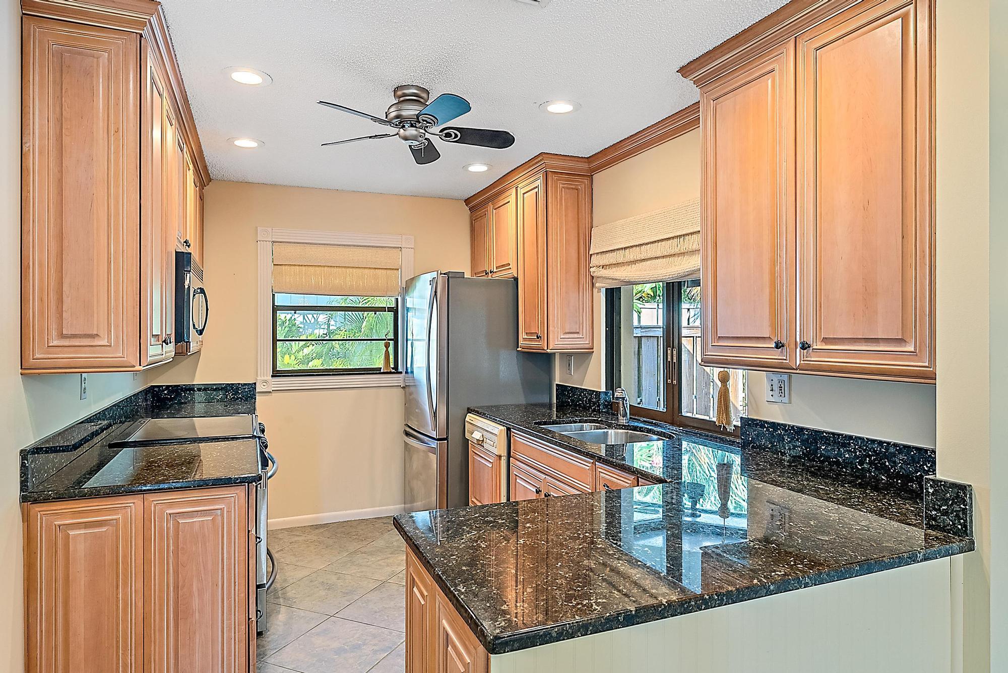 1127 E Seminole Avenue 14d