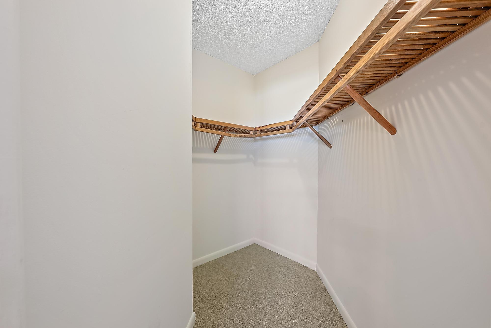 1127 E Seminole Avenue 14d