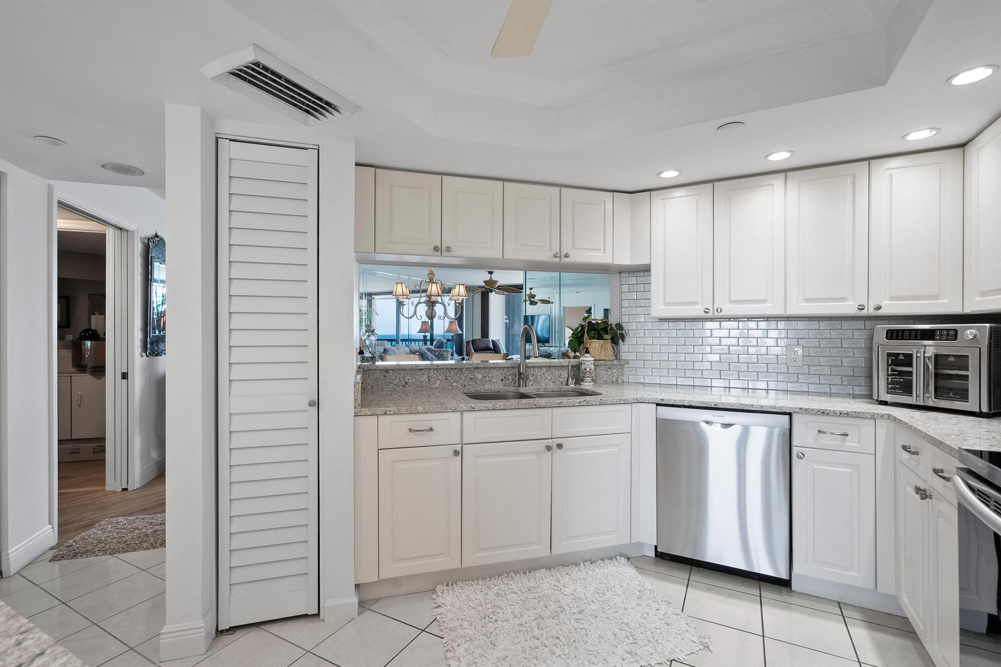 8800 S Ocean Drive 1003