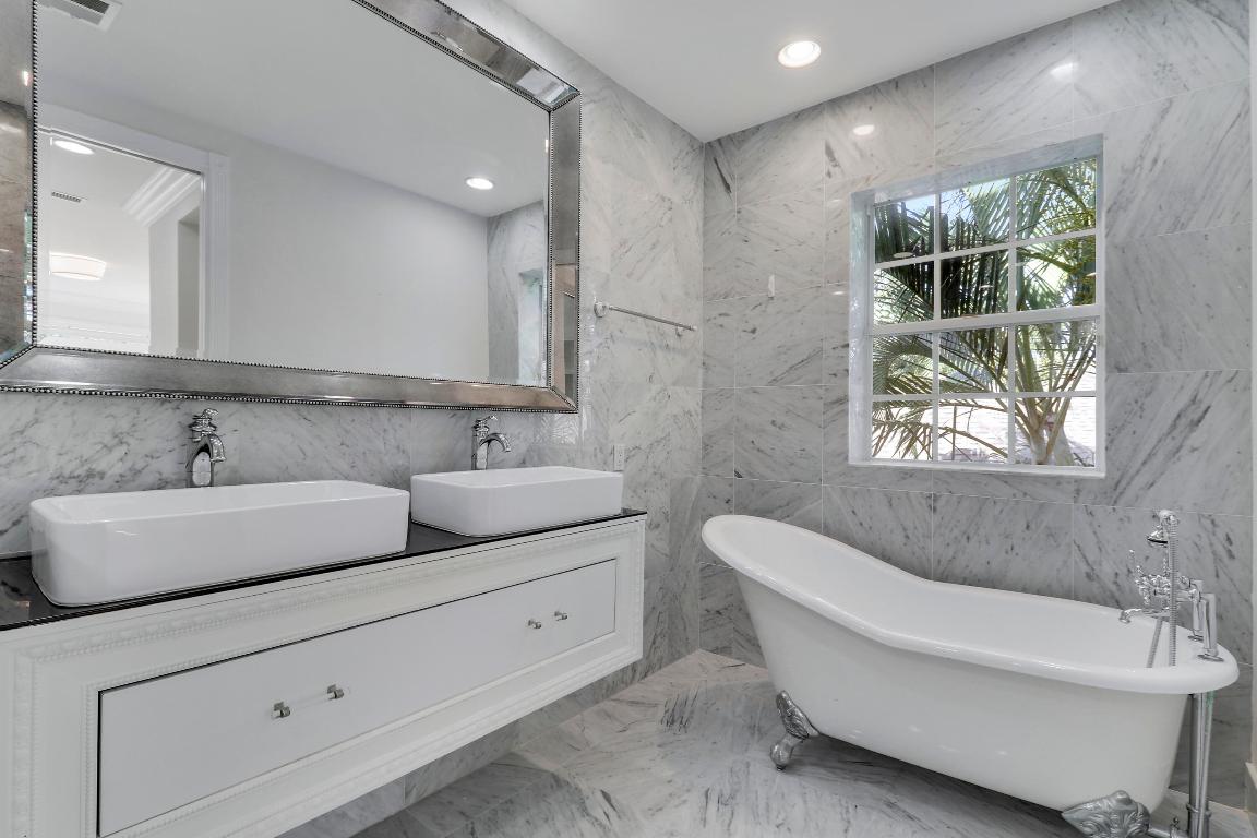 329 Sweet Bay Circle