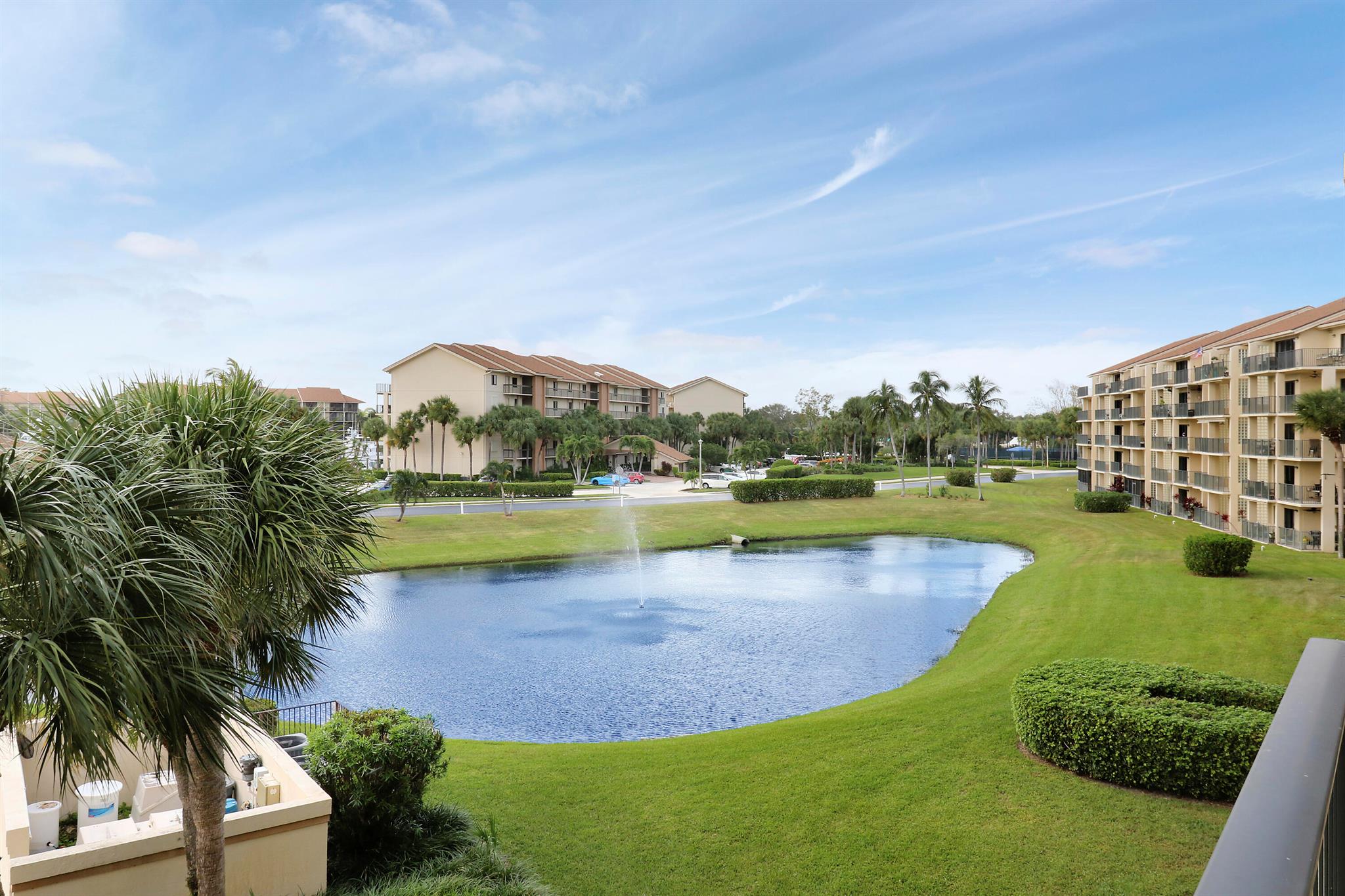 601 Seafarer Circle 301