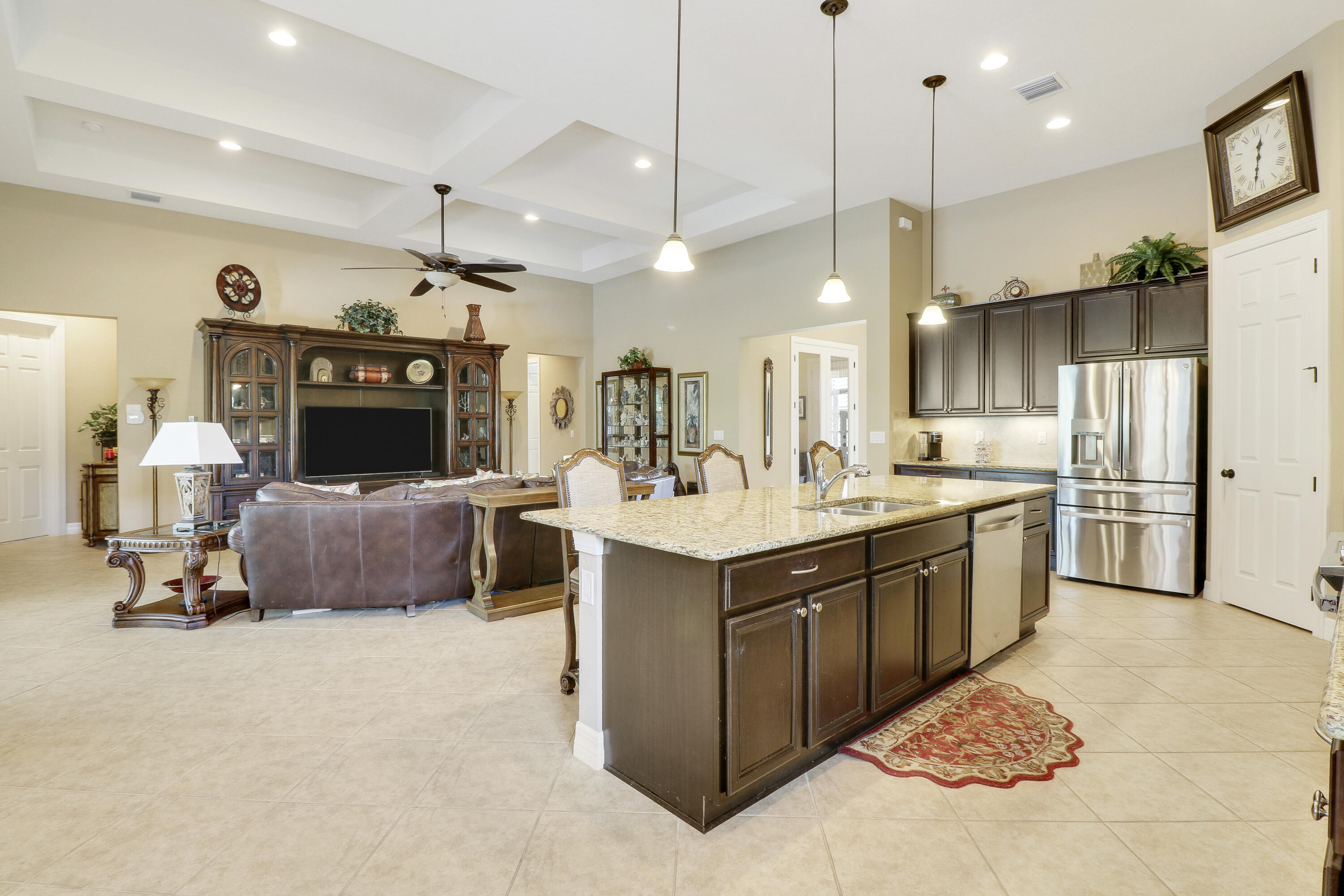 4885 SW Gossamer Circle