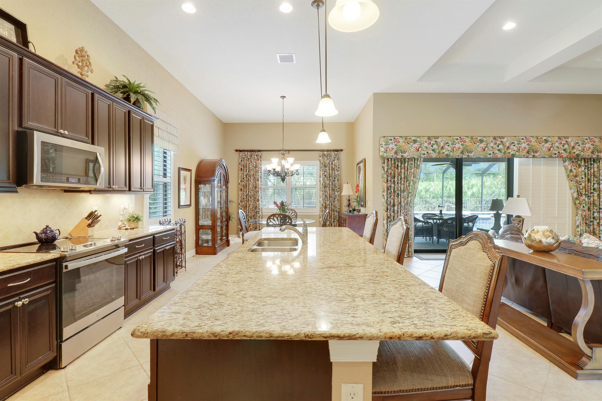 4885 SW Gossamer Circle