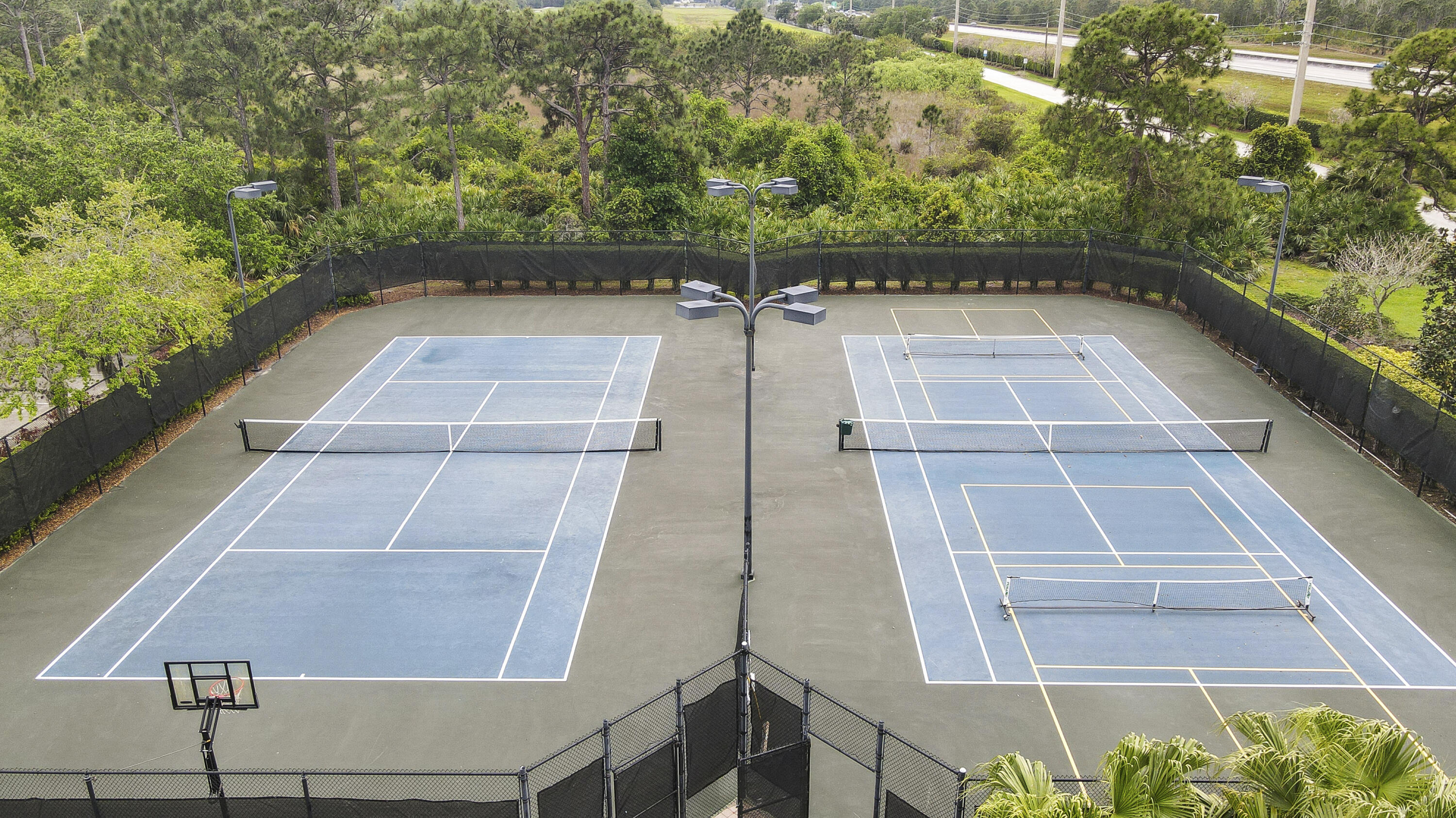 4885 SW Gossamer Circle