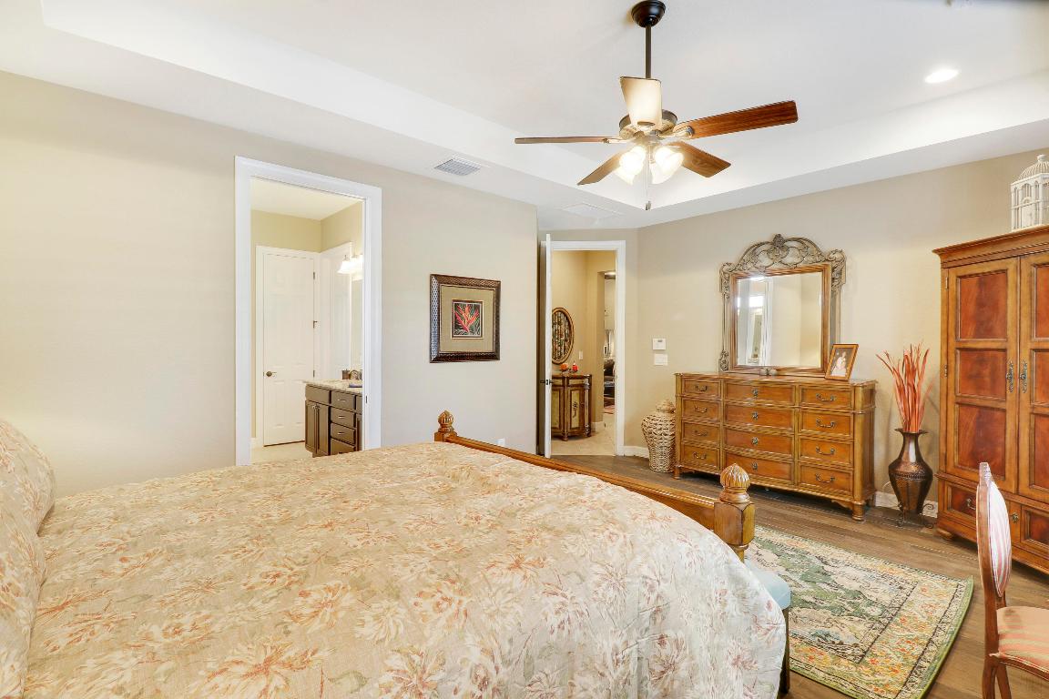 4885 SW Gossamer Circle