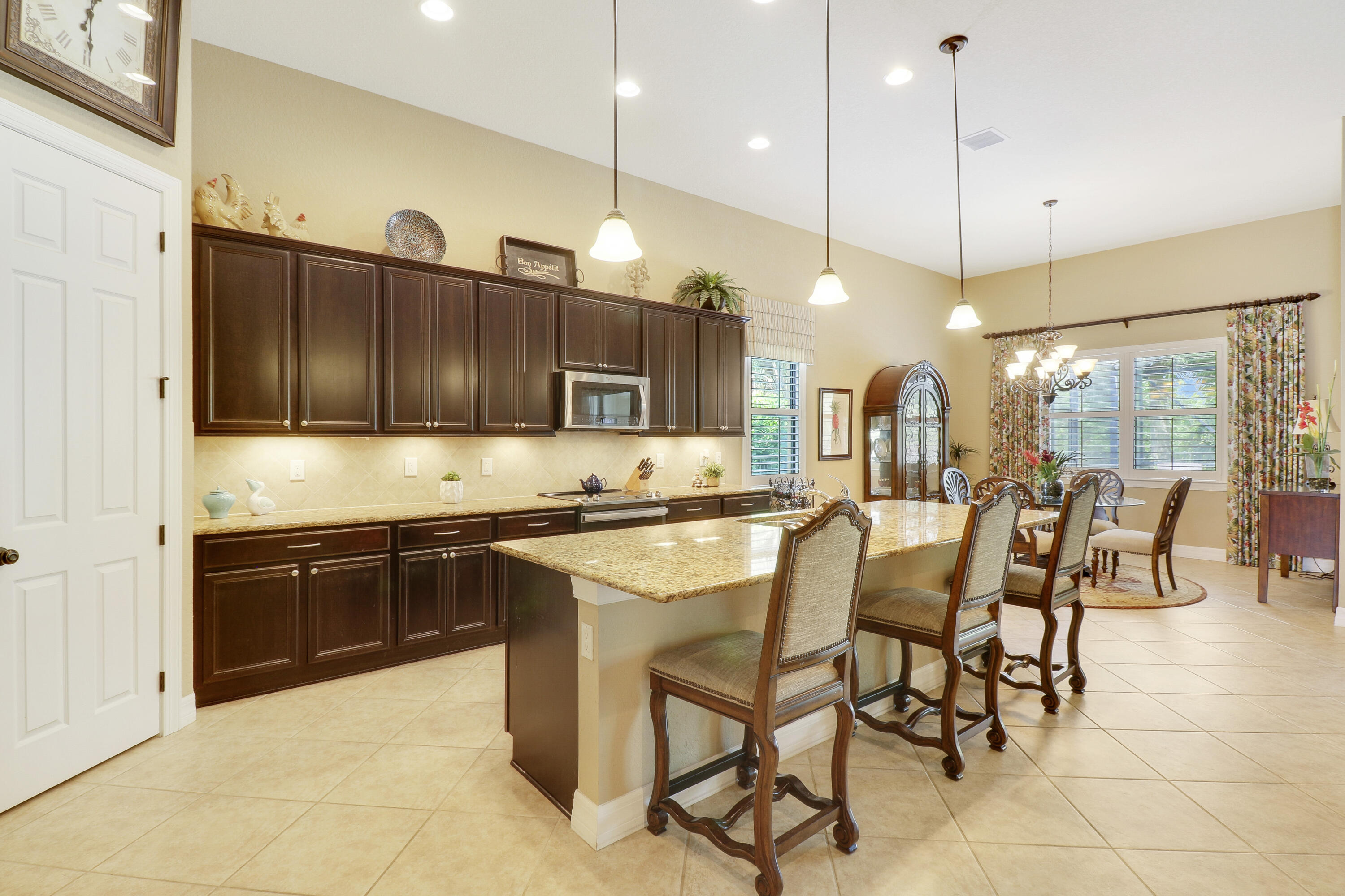 4885 SW Gossamer Circle