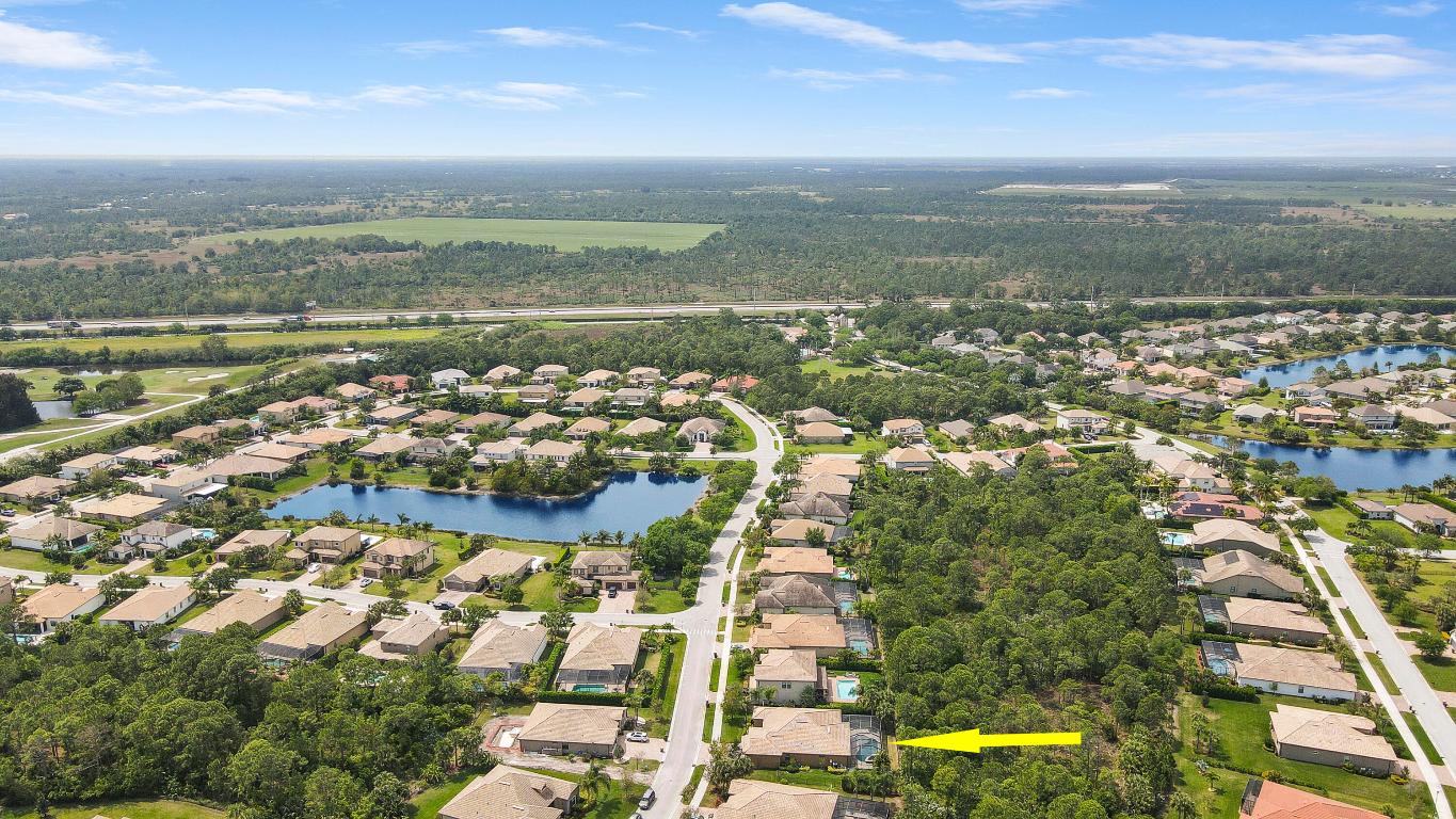 4885 SW Gossamer Circle