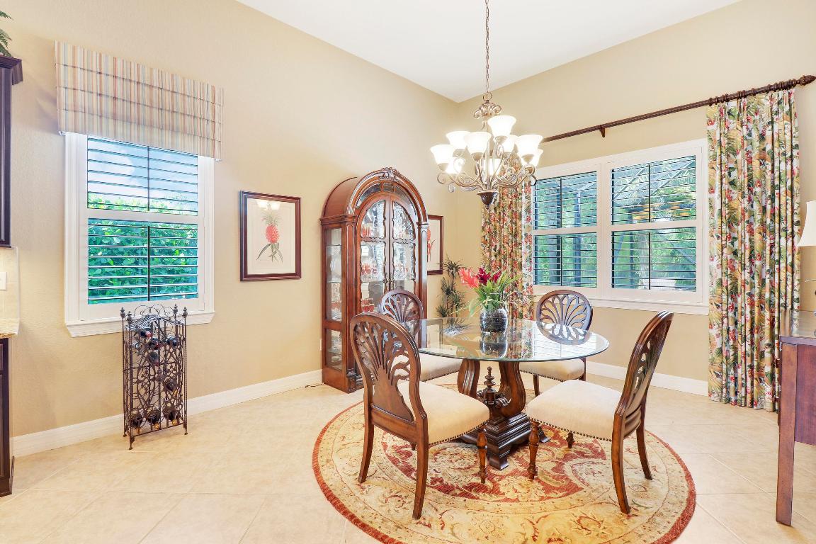 4885 SW Gossamer Circle