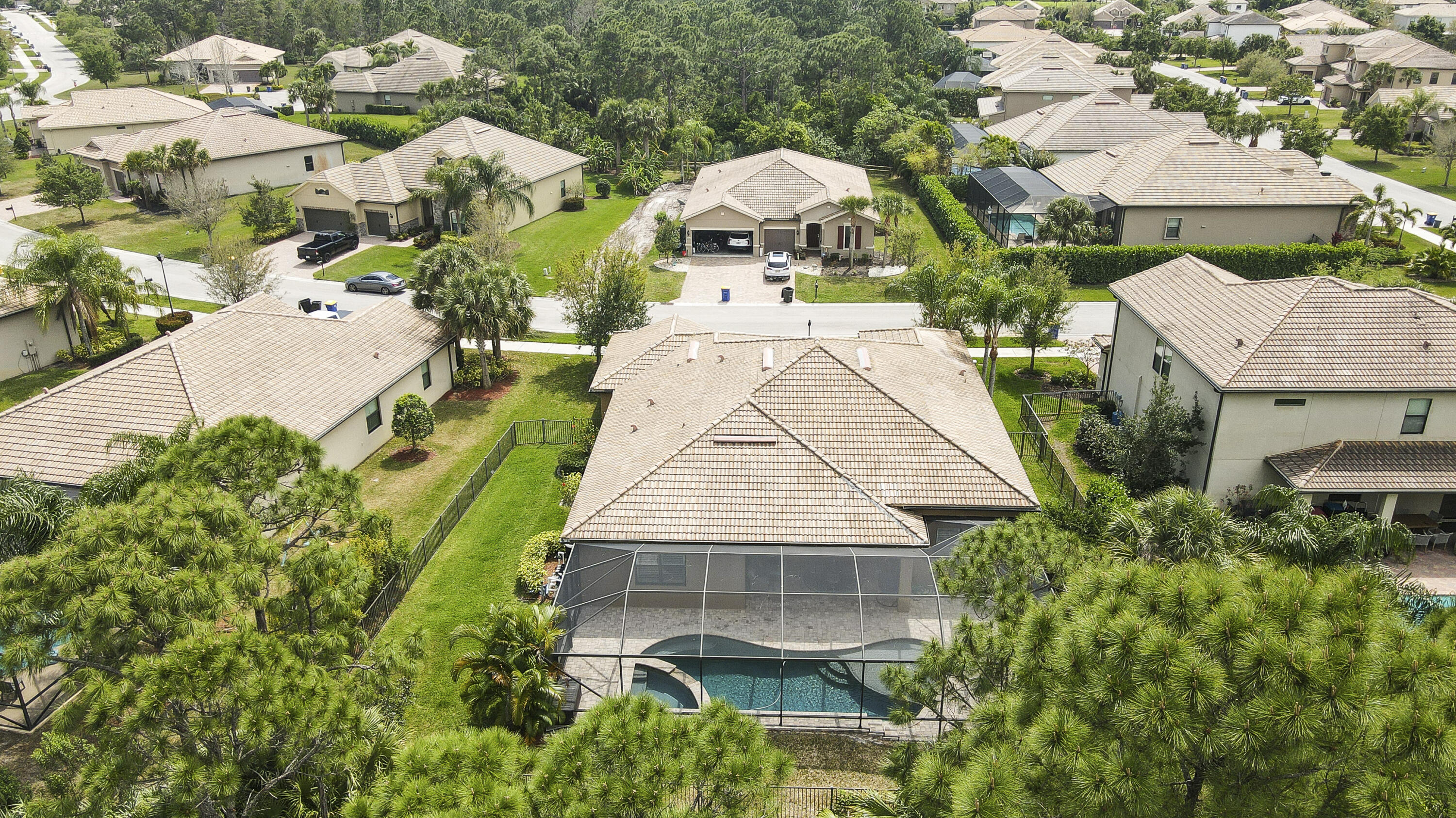 4885 SW Gossamer Circle