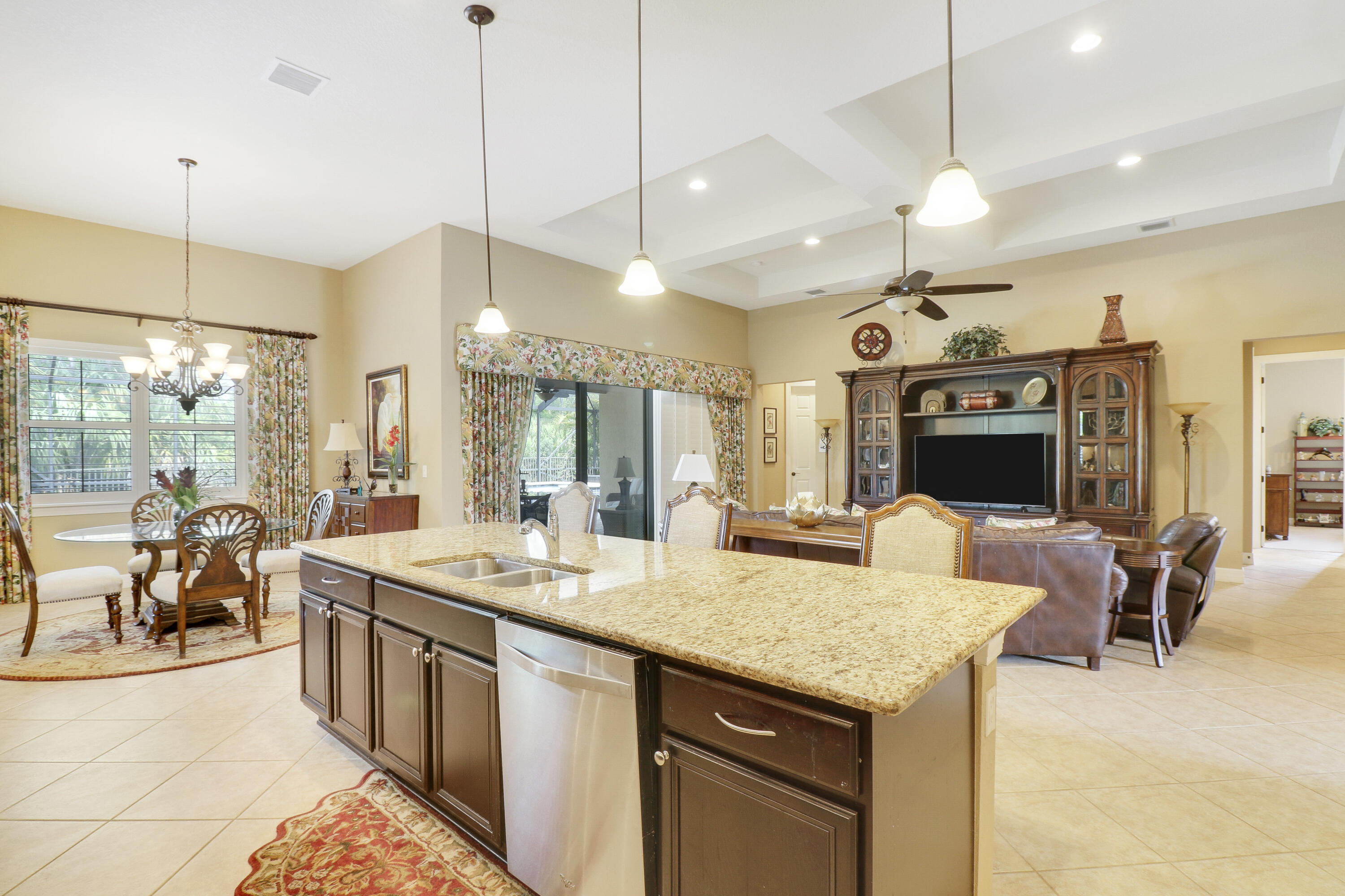 4885 SW Gossamer Circle