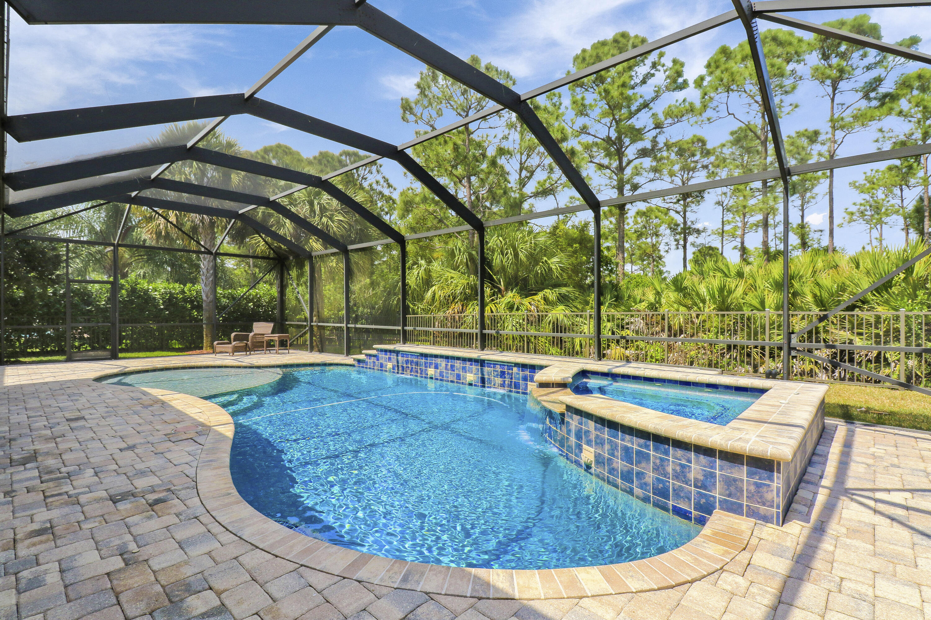 4885 SW Gossamer Circle