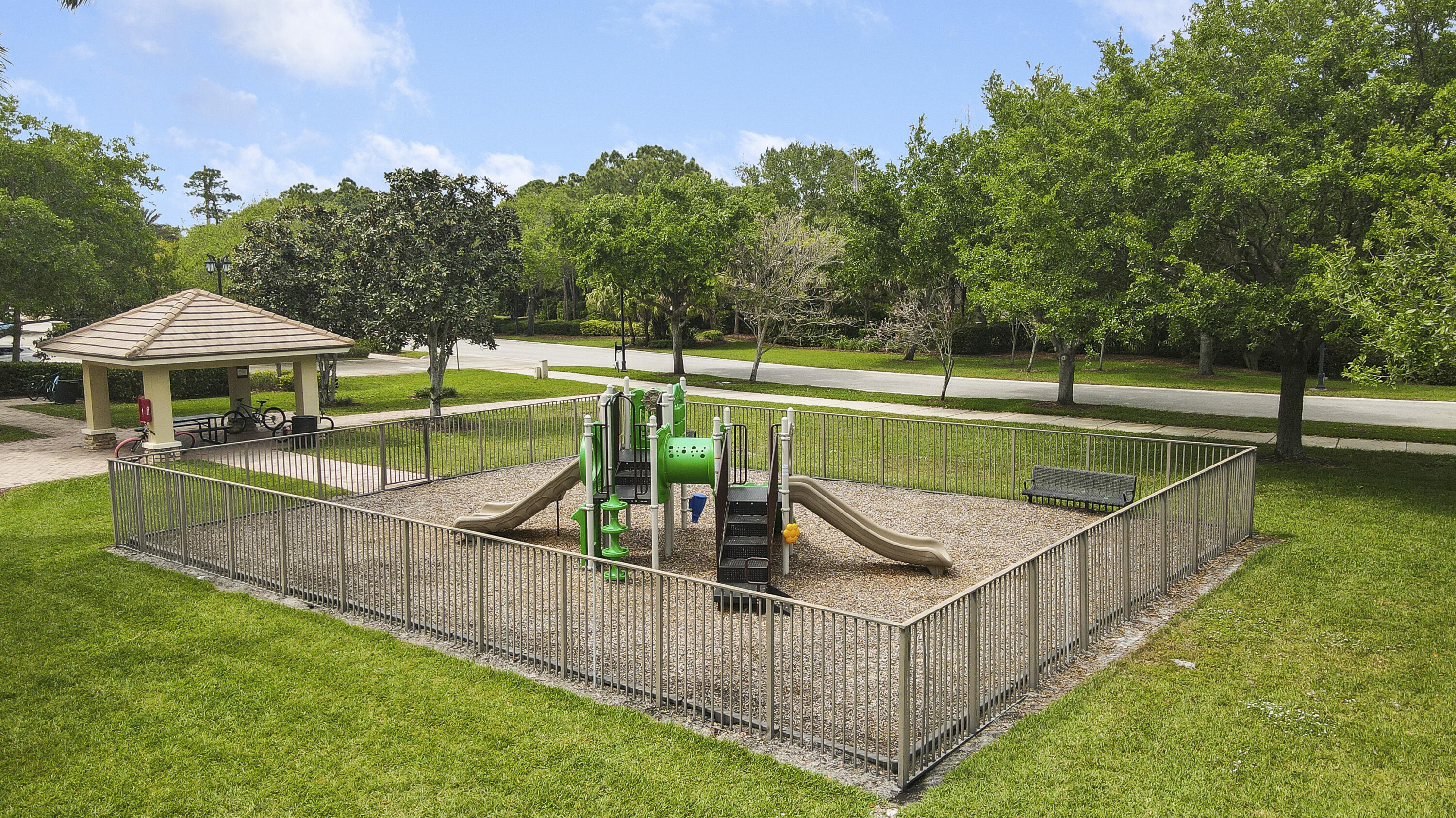 4885 SW Gossamer Circle