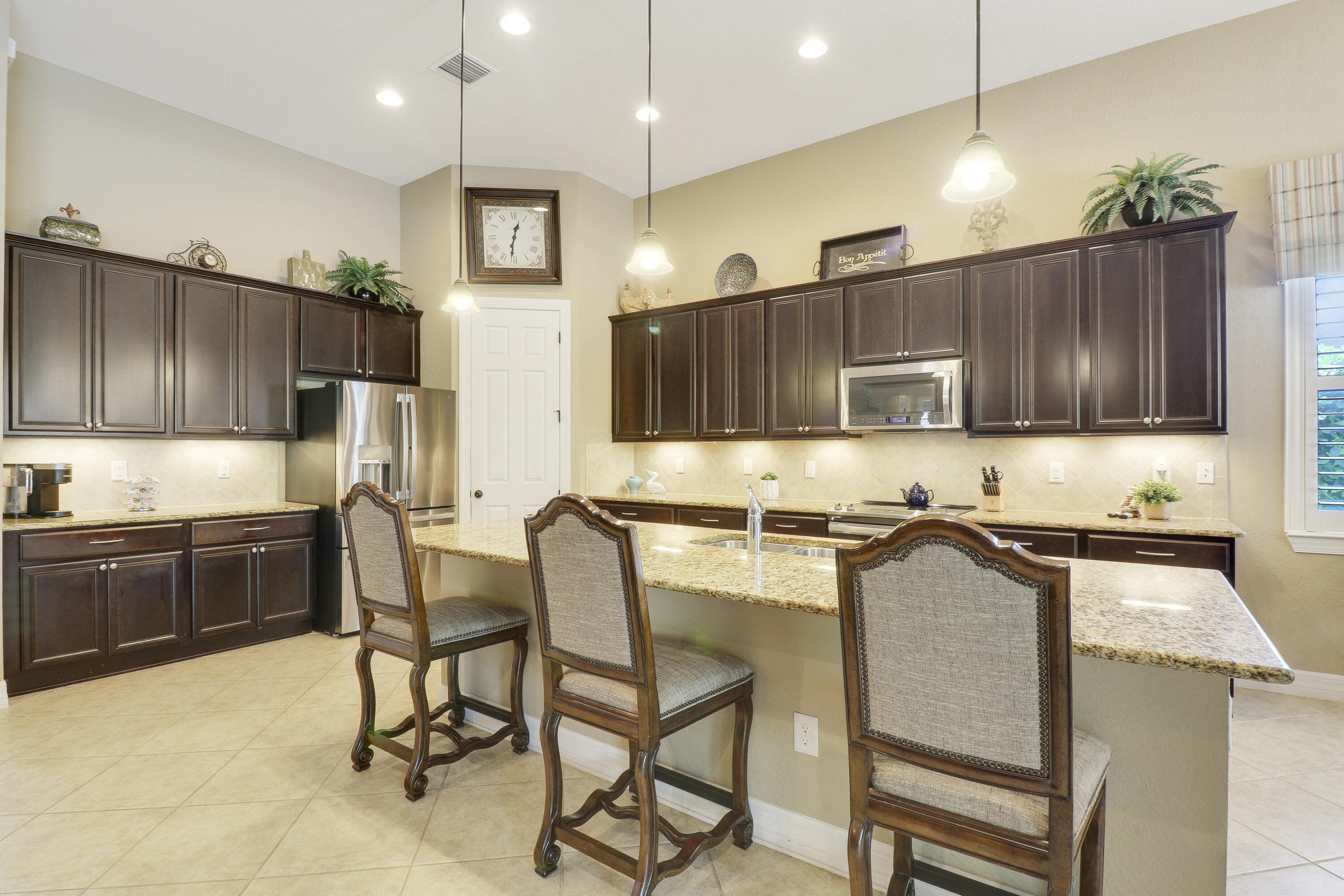 4885 SW Gossamer Circle