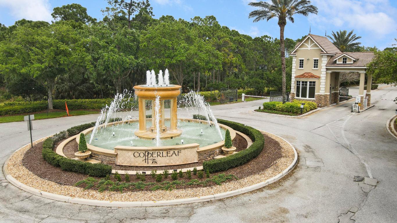 4885 SW Gossamer Circle