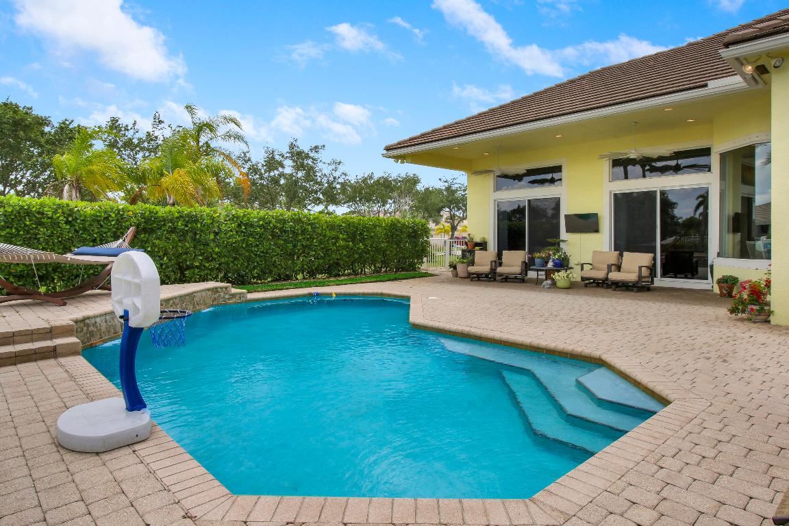 660 SW Yacht Basin Way