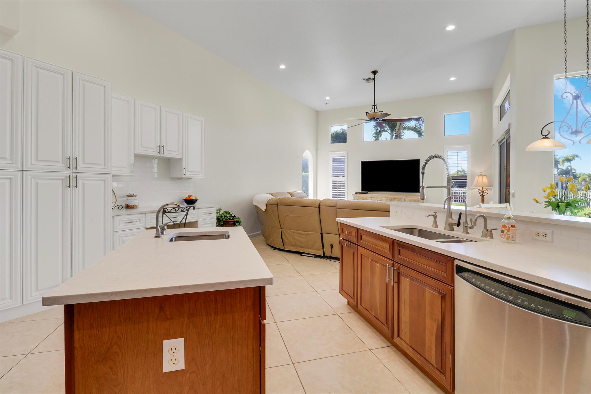 660 SW Yacht Basin Way