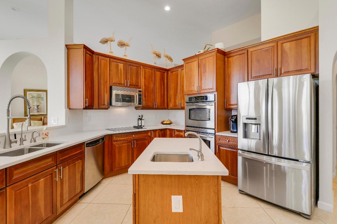 660 SW Yacht Basin Way