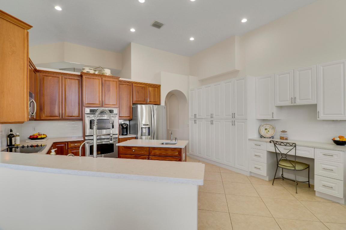 660 SW Yacht Basin Way