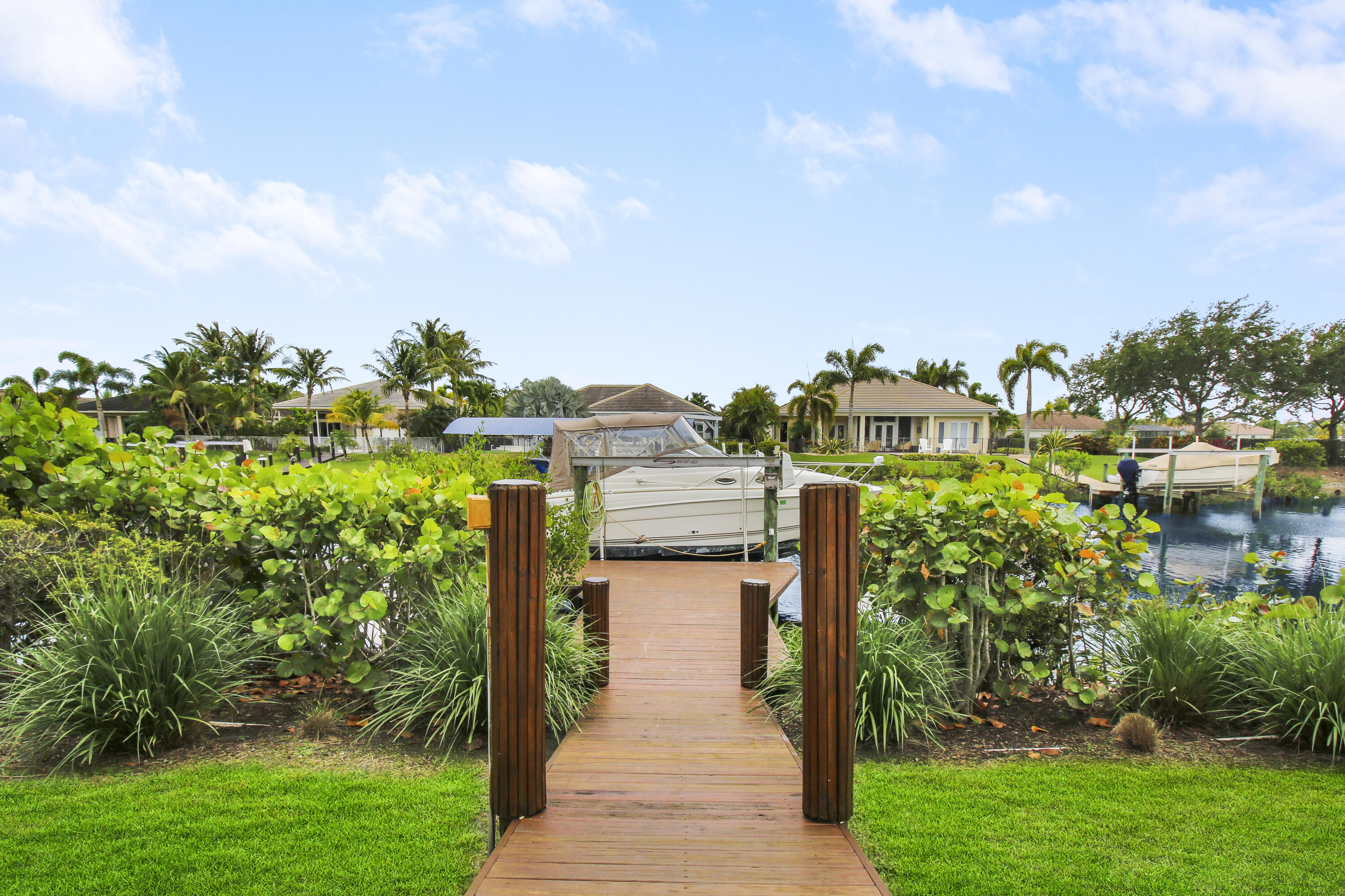 660 SW Yacht Basin Way